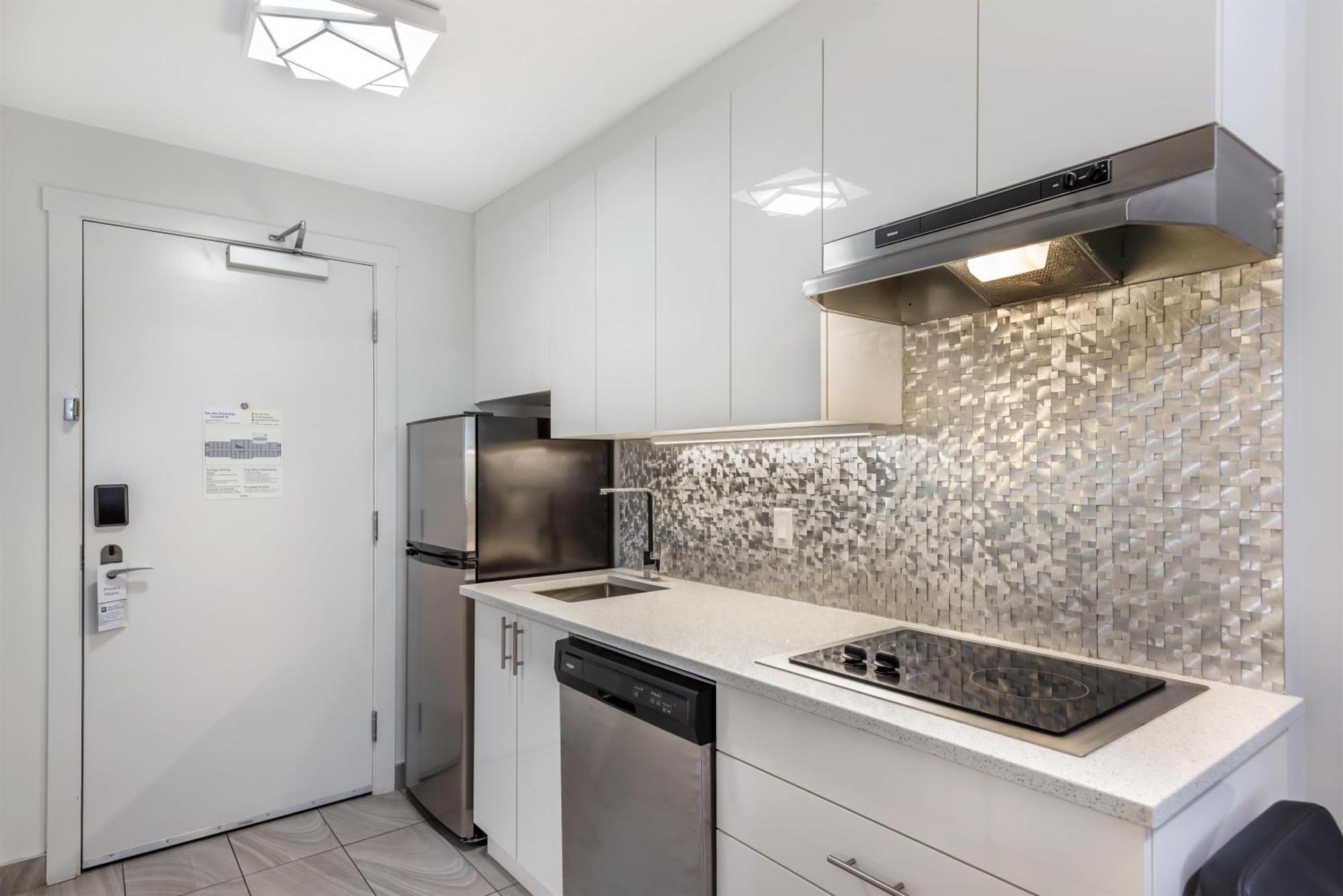 King Room Kitchenette Non-Smoking