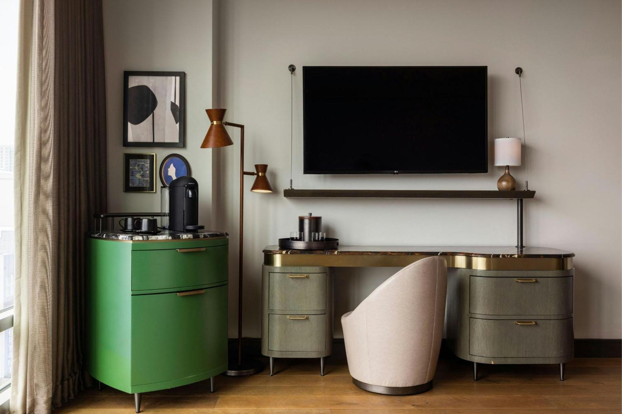 Junior King Suite