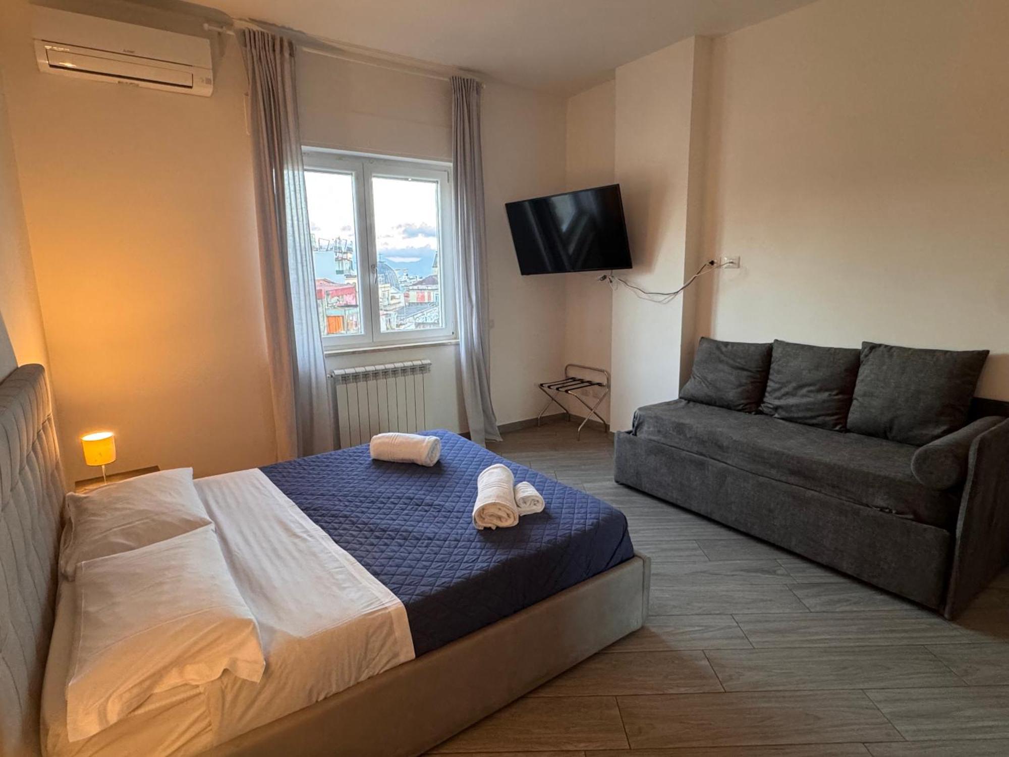 Double Room Private External Bathroom Vesuvio View