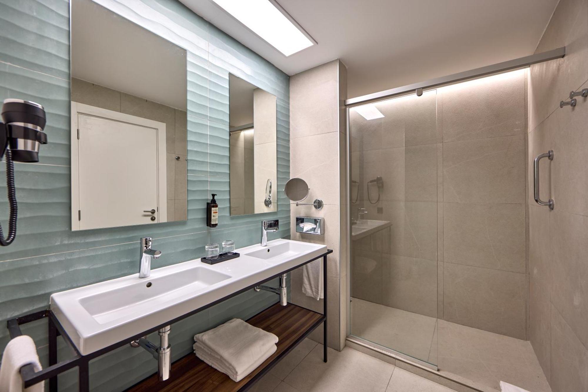 Quarto Duplo
