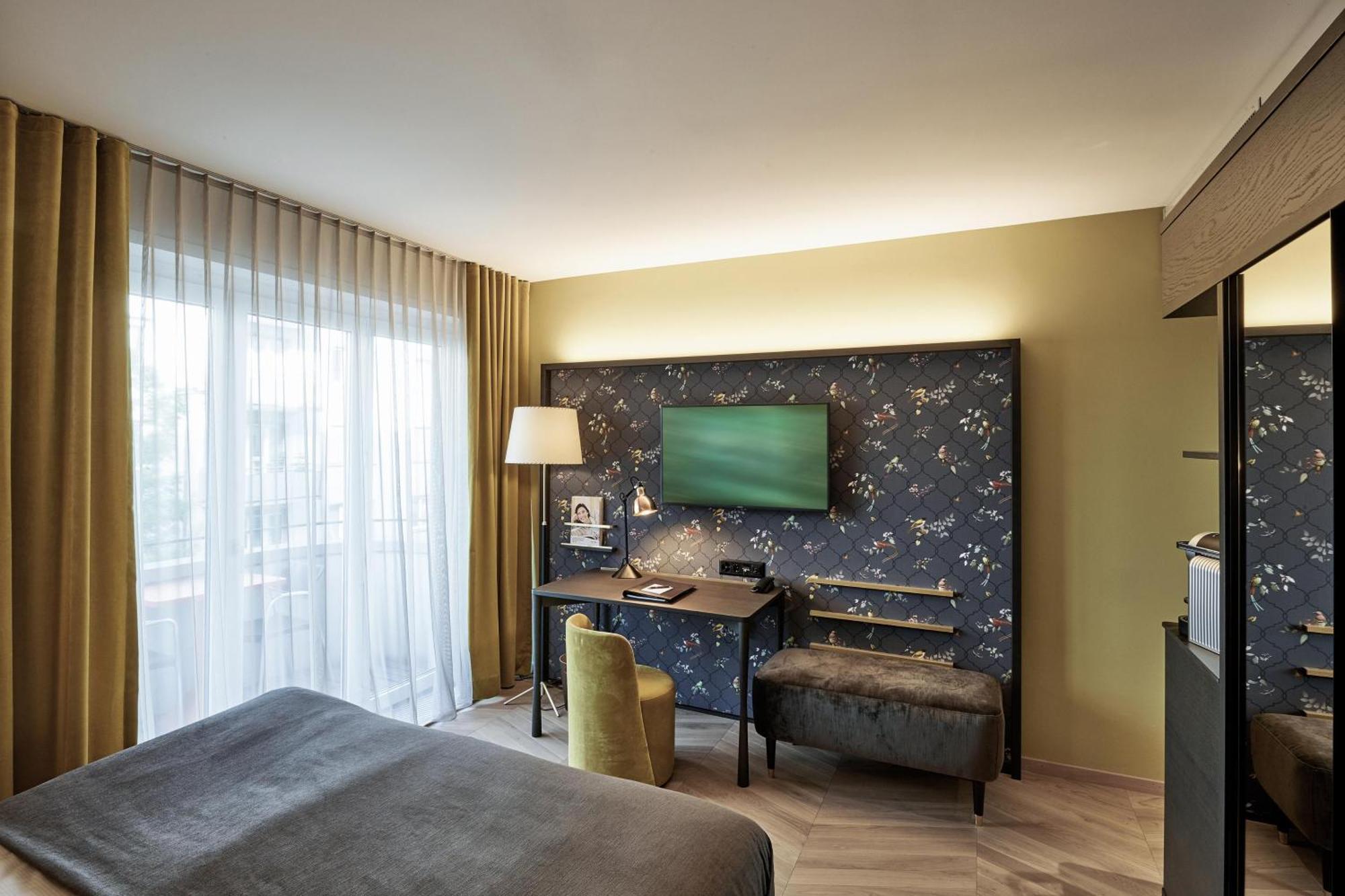 Standard King Room Street Side