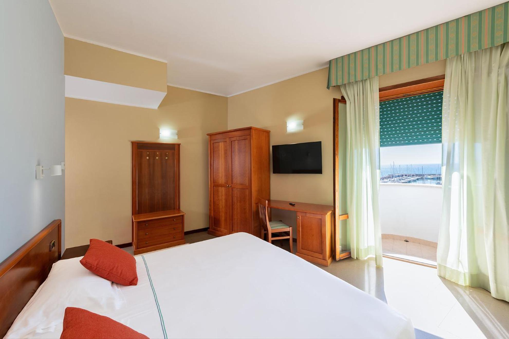 Camera Familiare Comfort (2 Adulti + 2 Bambini)