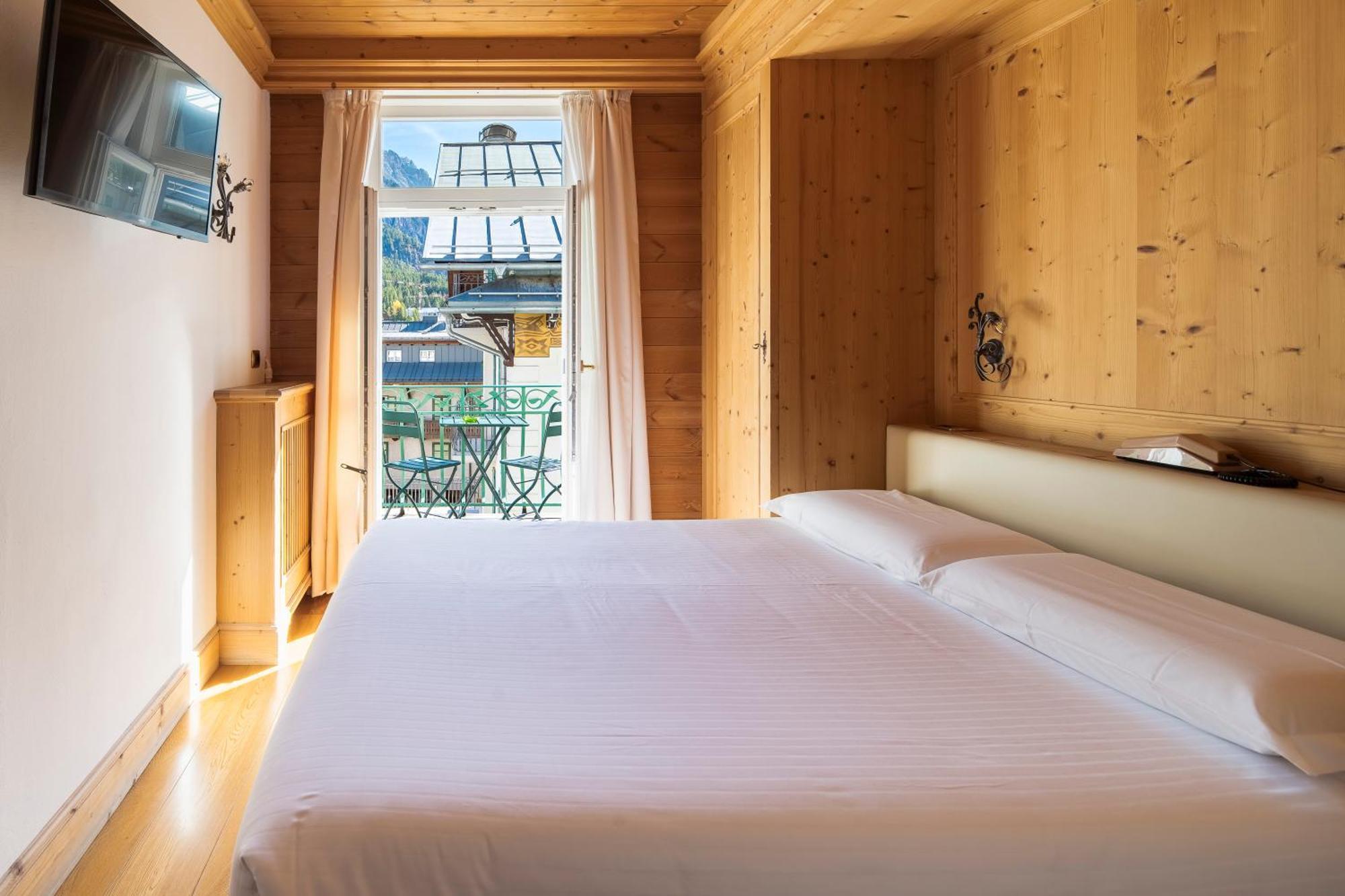 Small Double Room,1739391570:JPEG