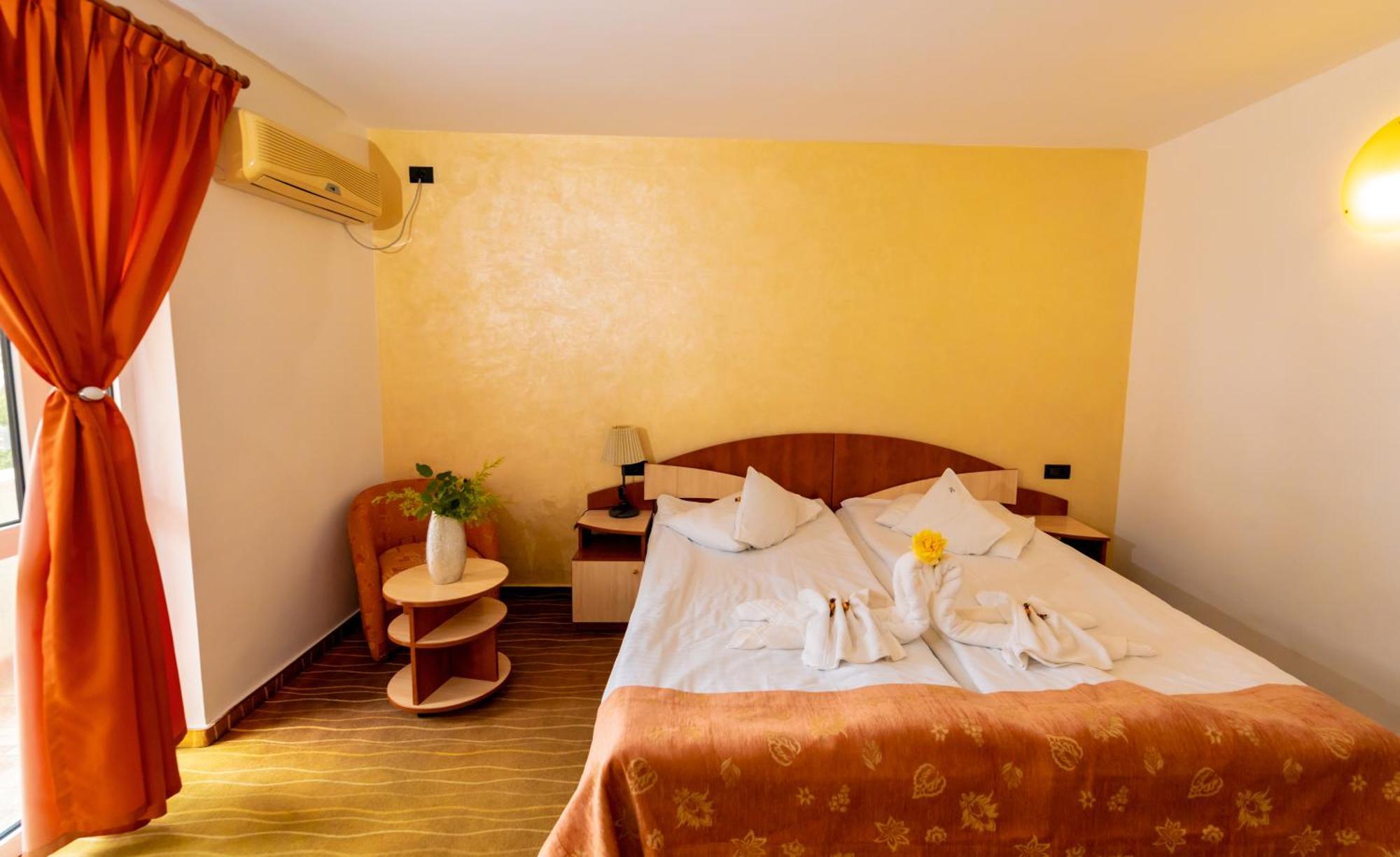 Double or Twin Room with City View