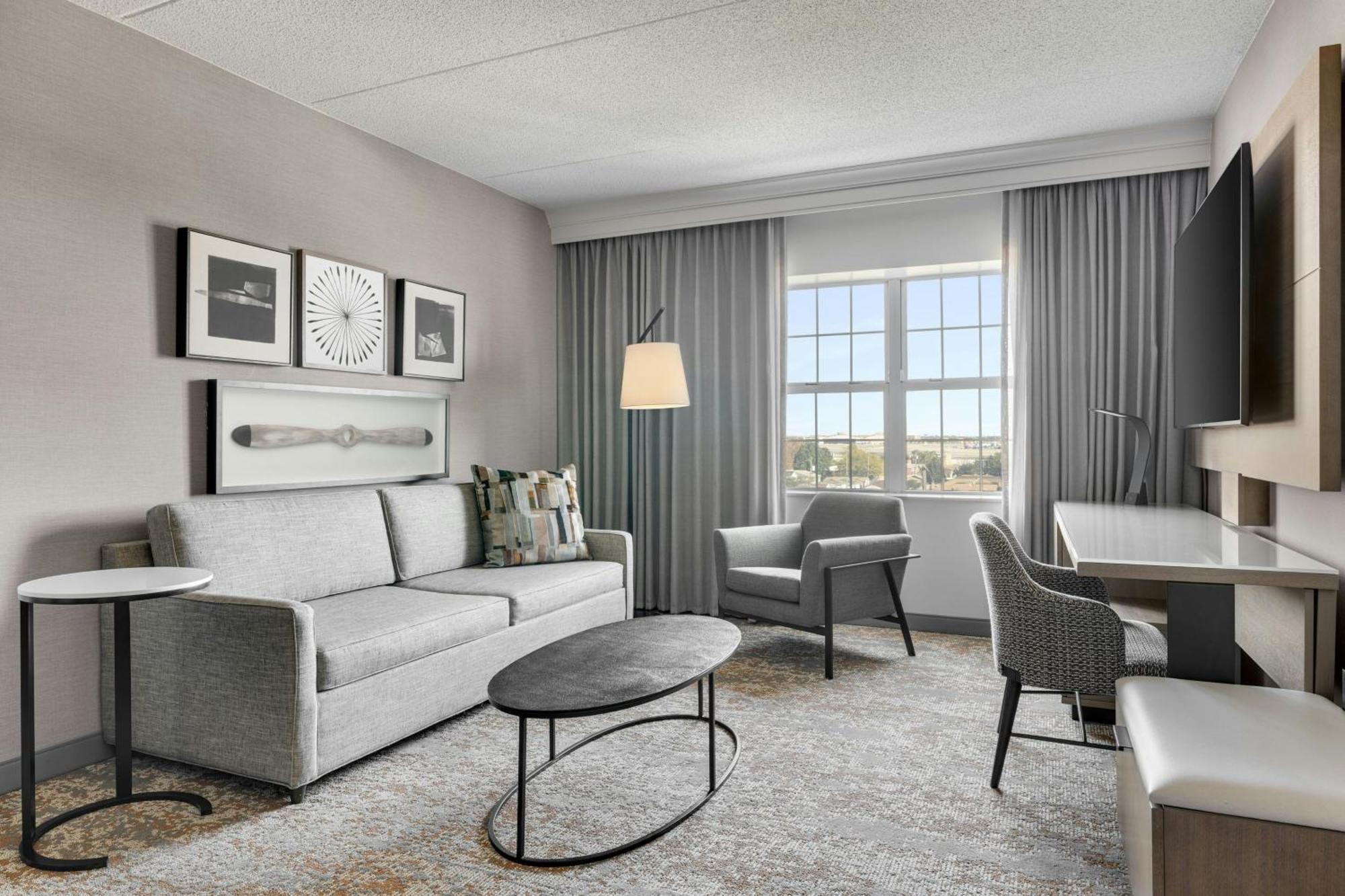 One-Bedroom King Suite with Sofa Bed and Whirlpool