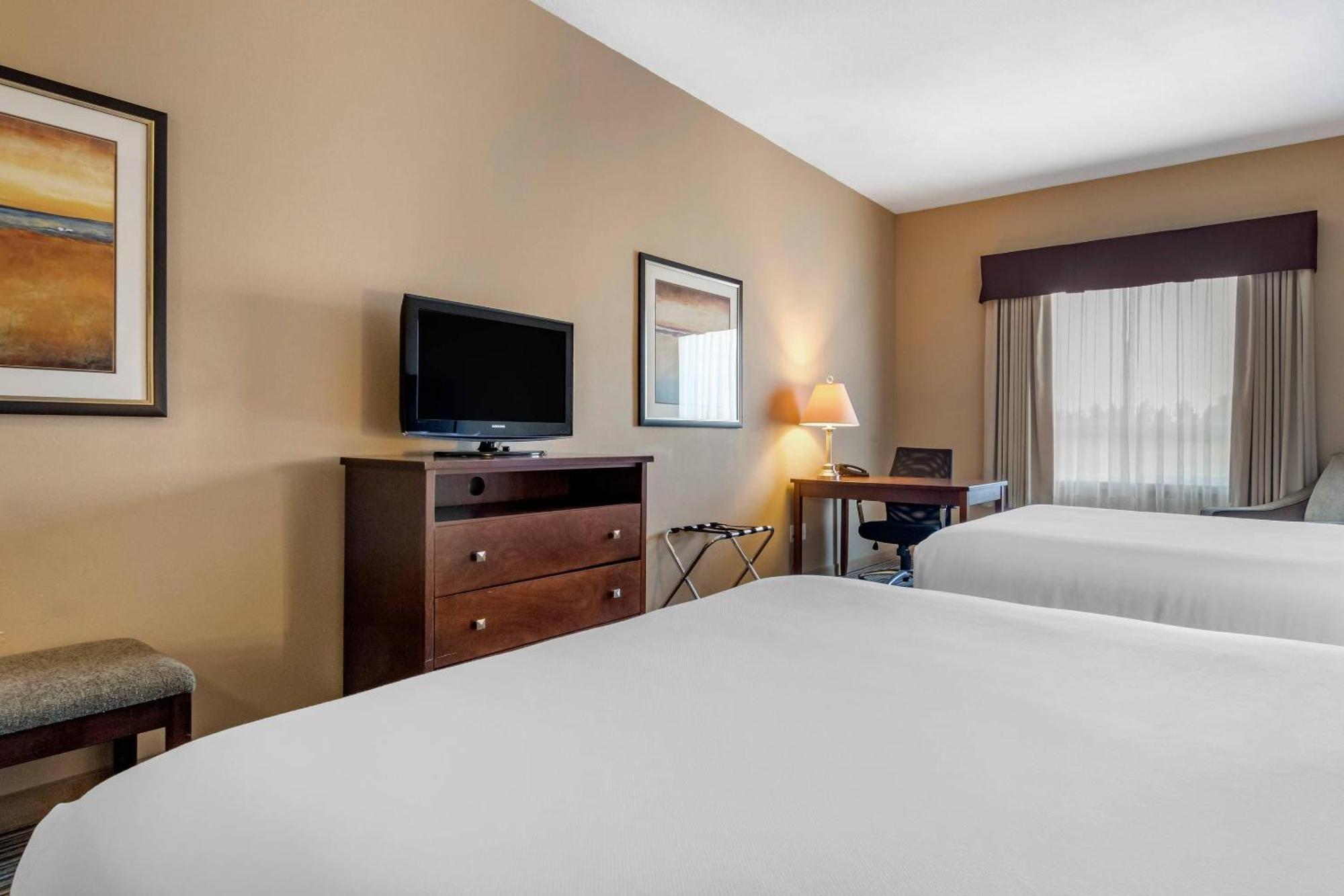 Standard Queen Room Two Queen Beds Non-Smoking