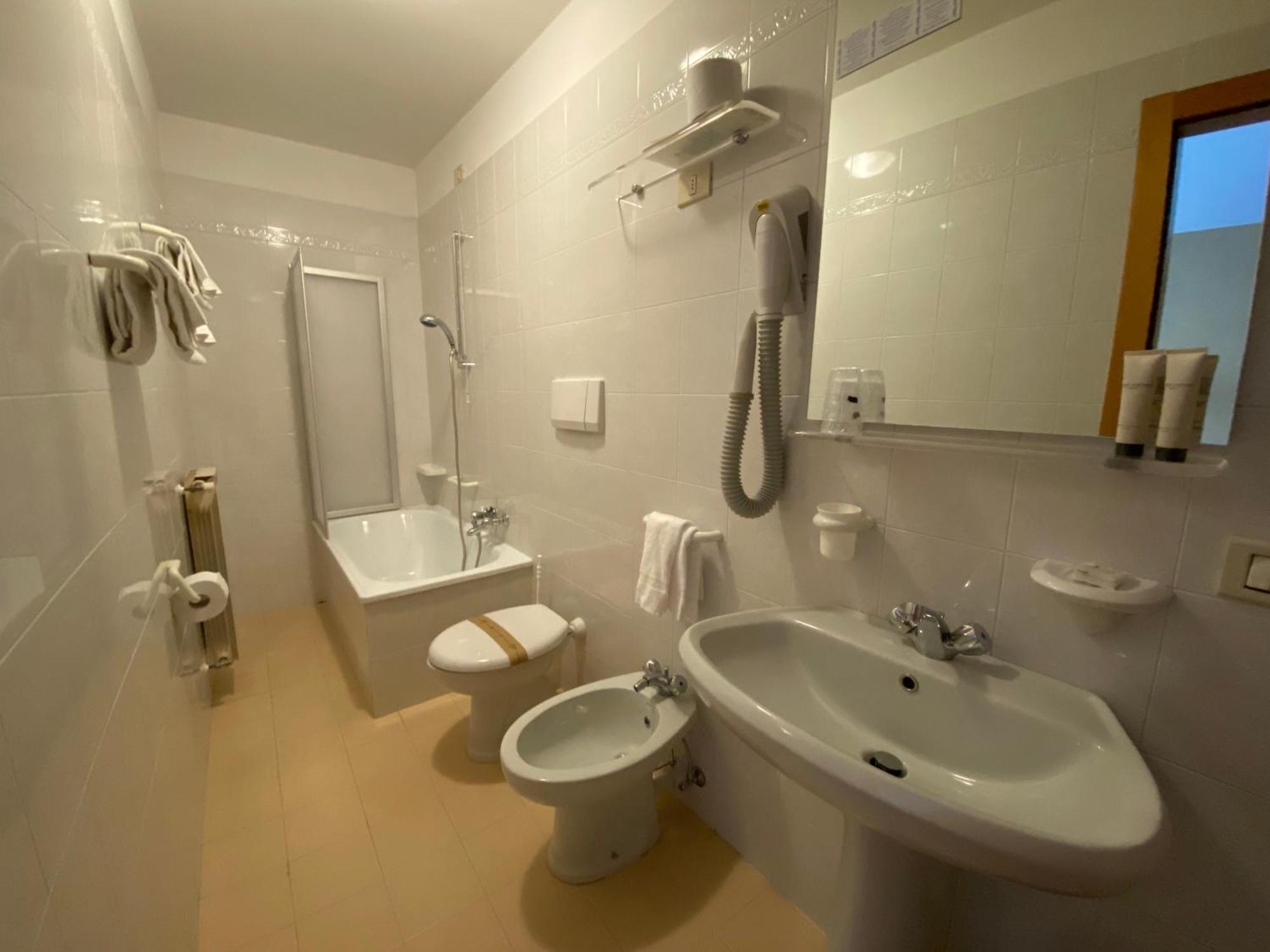 Double Room,1739410679:JPEG