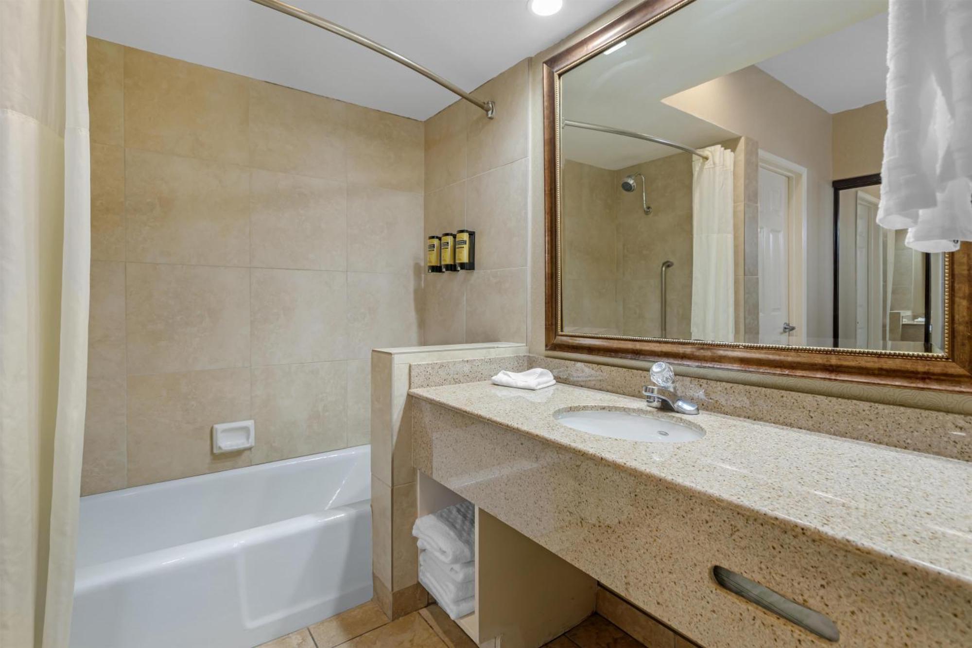 Queen Room with Two Queen Beds - Upstairs/Non-Smoking