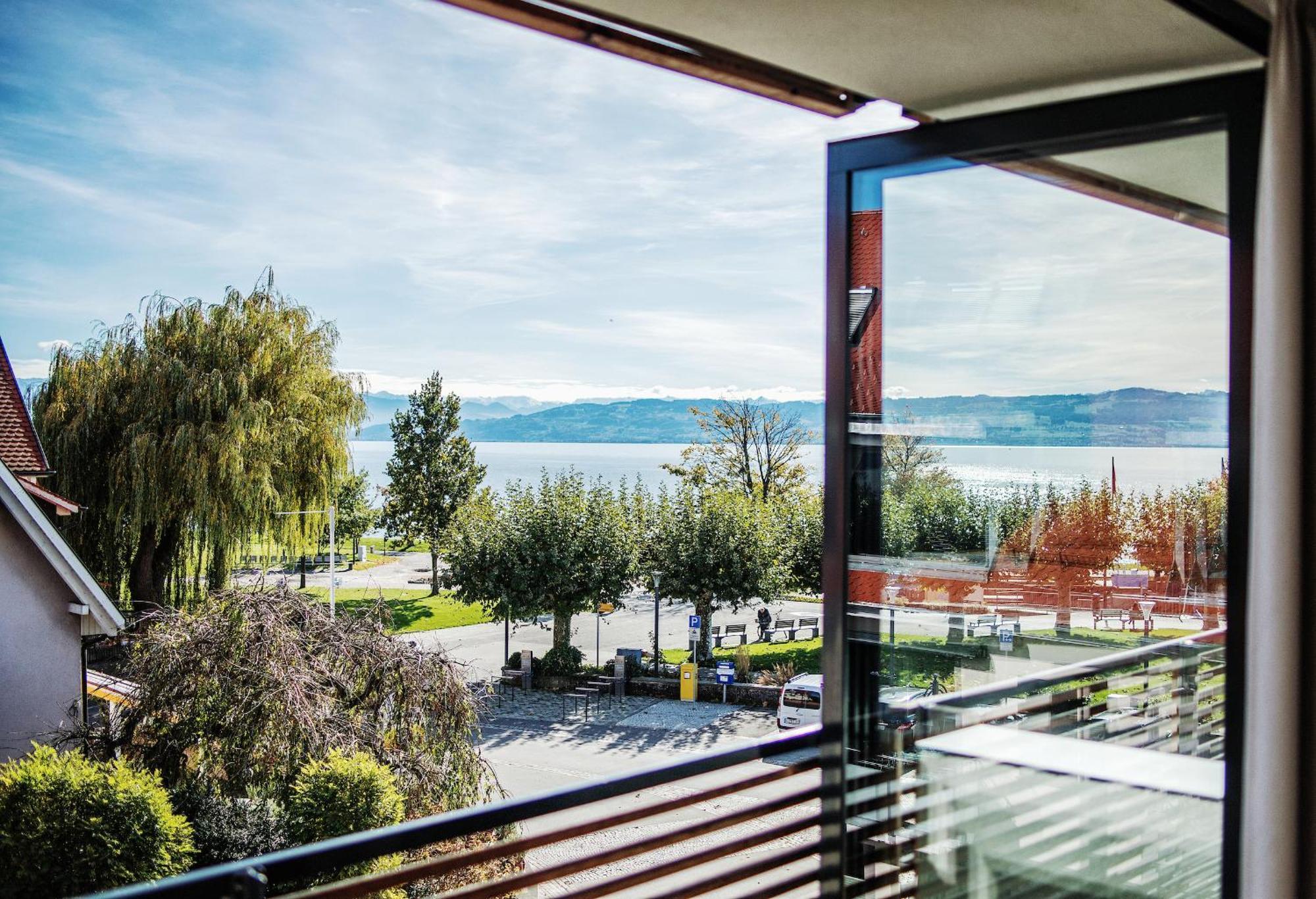 Double Room with partial Lake View and Balcony (Annex)
