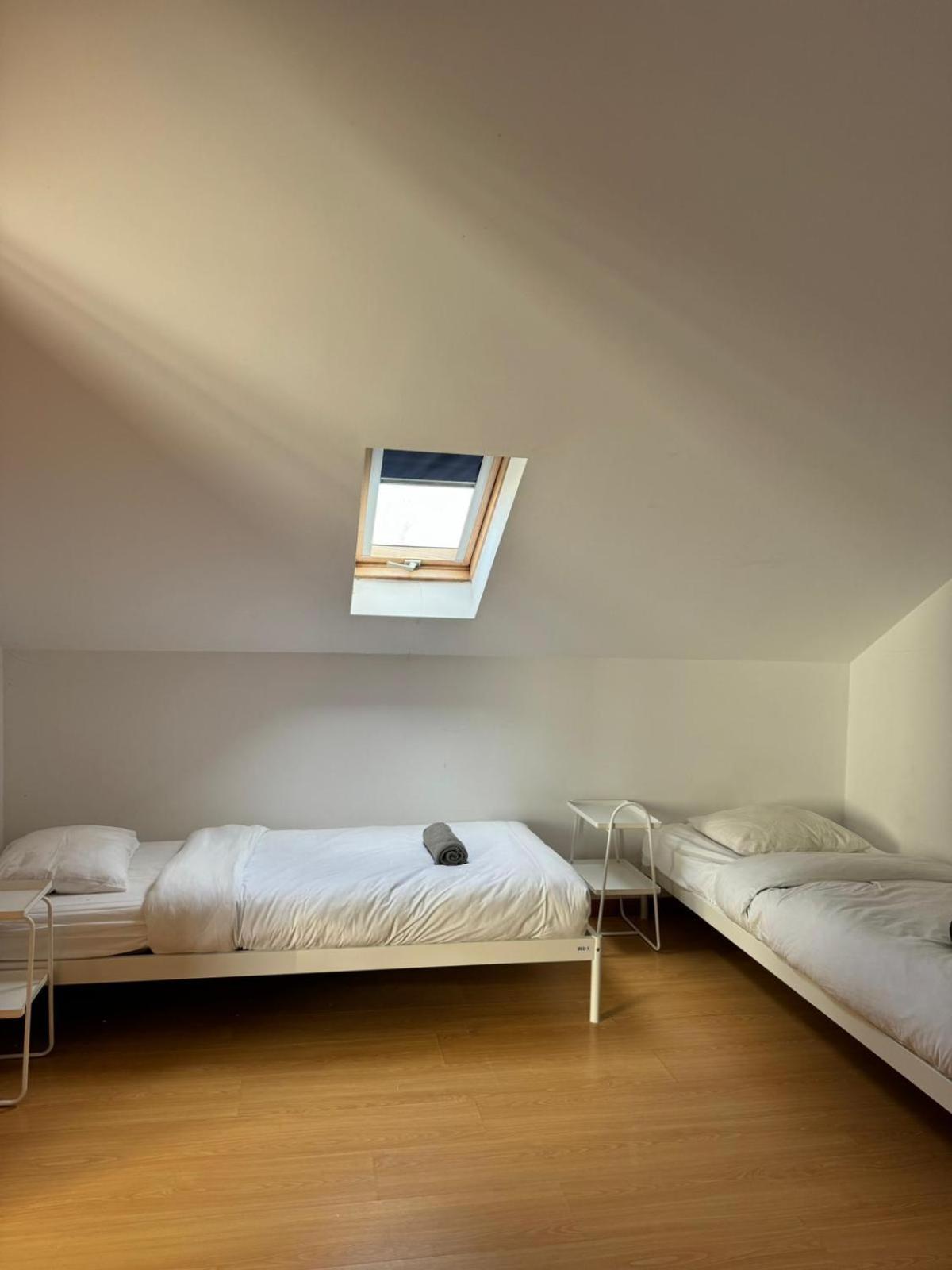 Single Bed Female Dormitory Room,1739435692:JPEG