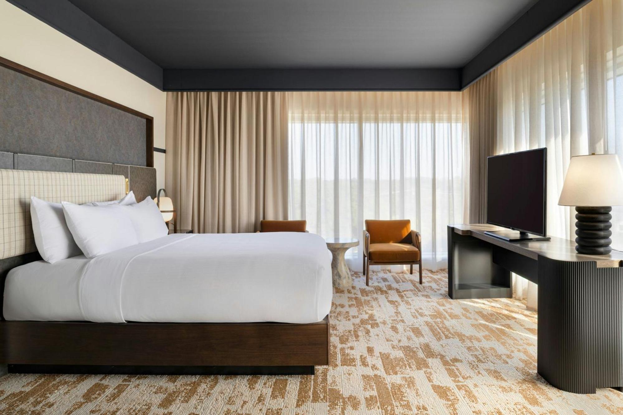 One-Bedroom Tower King Suite