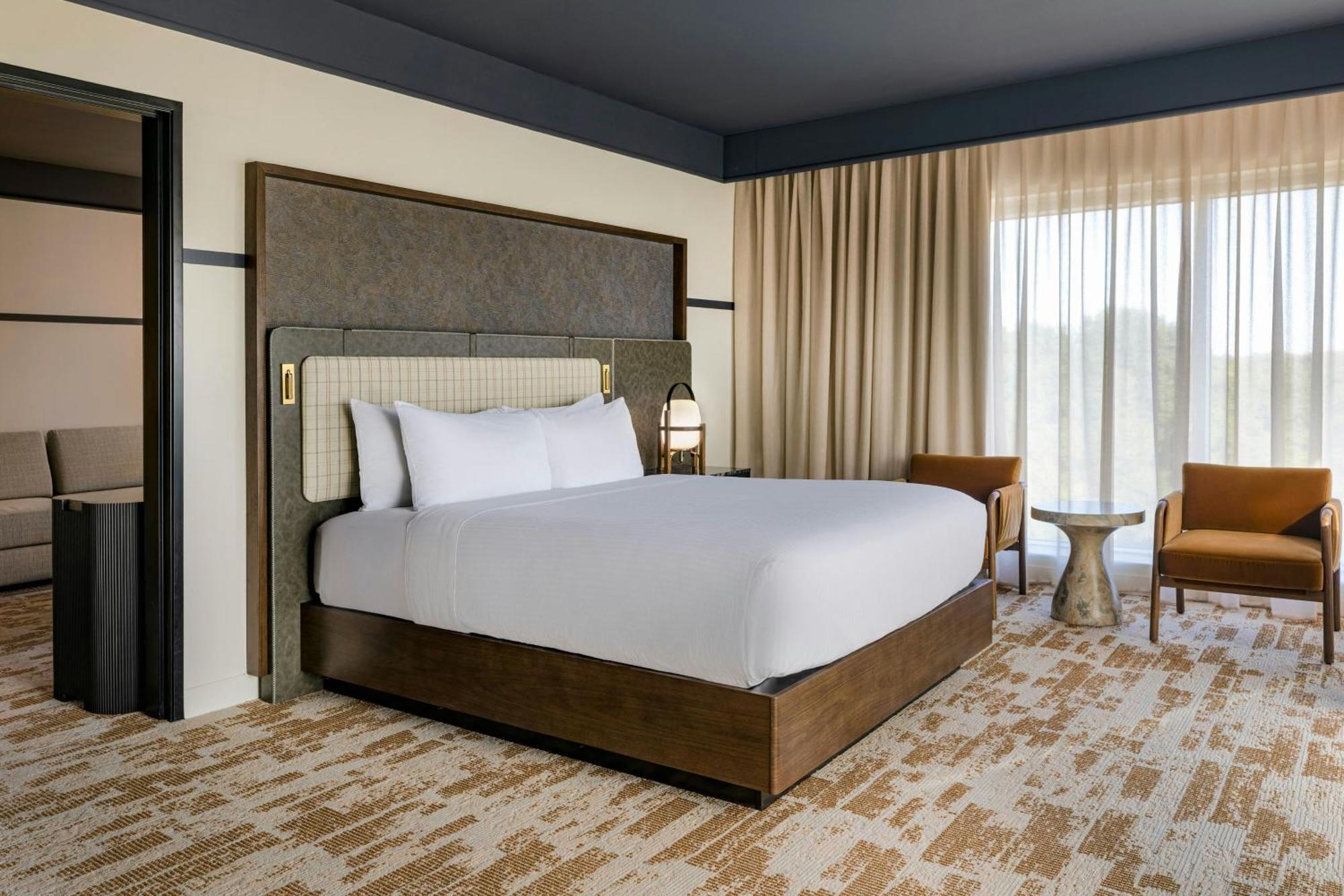 One-Bedroom Tower King Suite