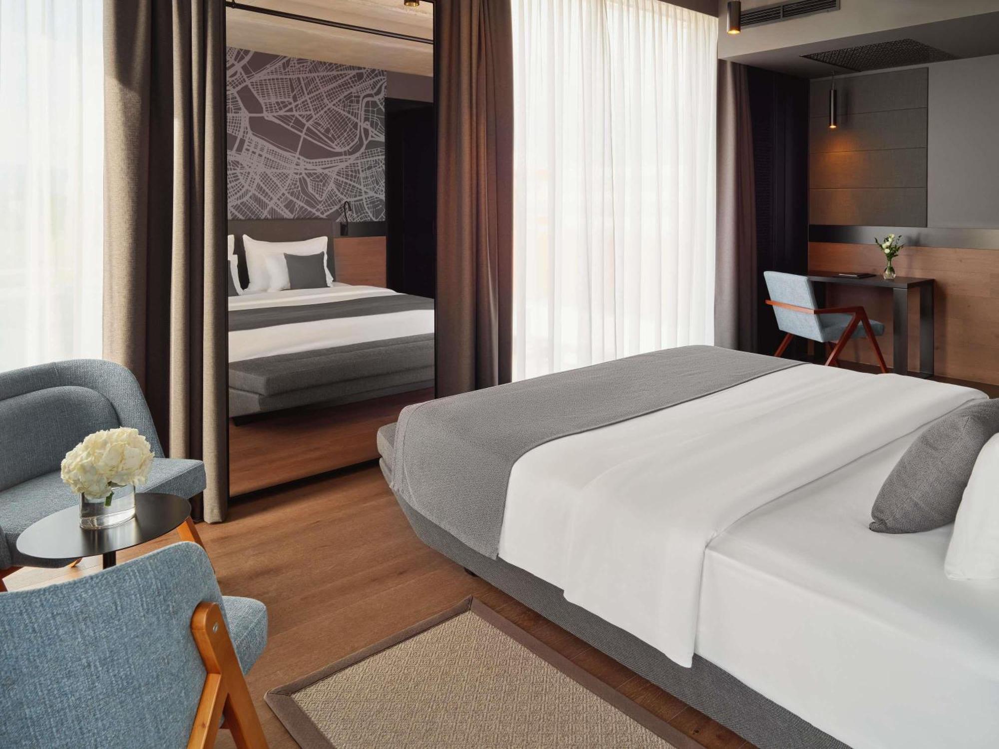 Superior Queen Room