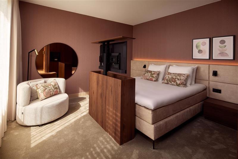 Deluxe King Room,1739713508:JPEG