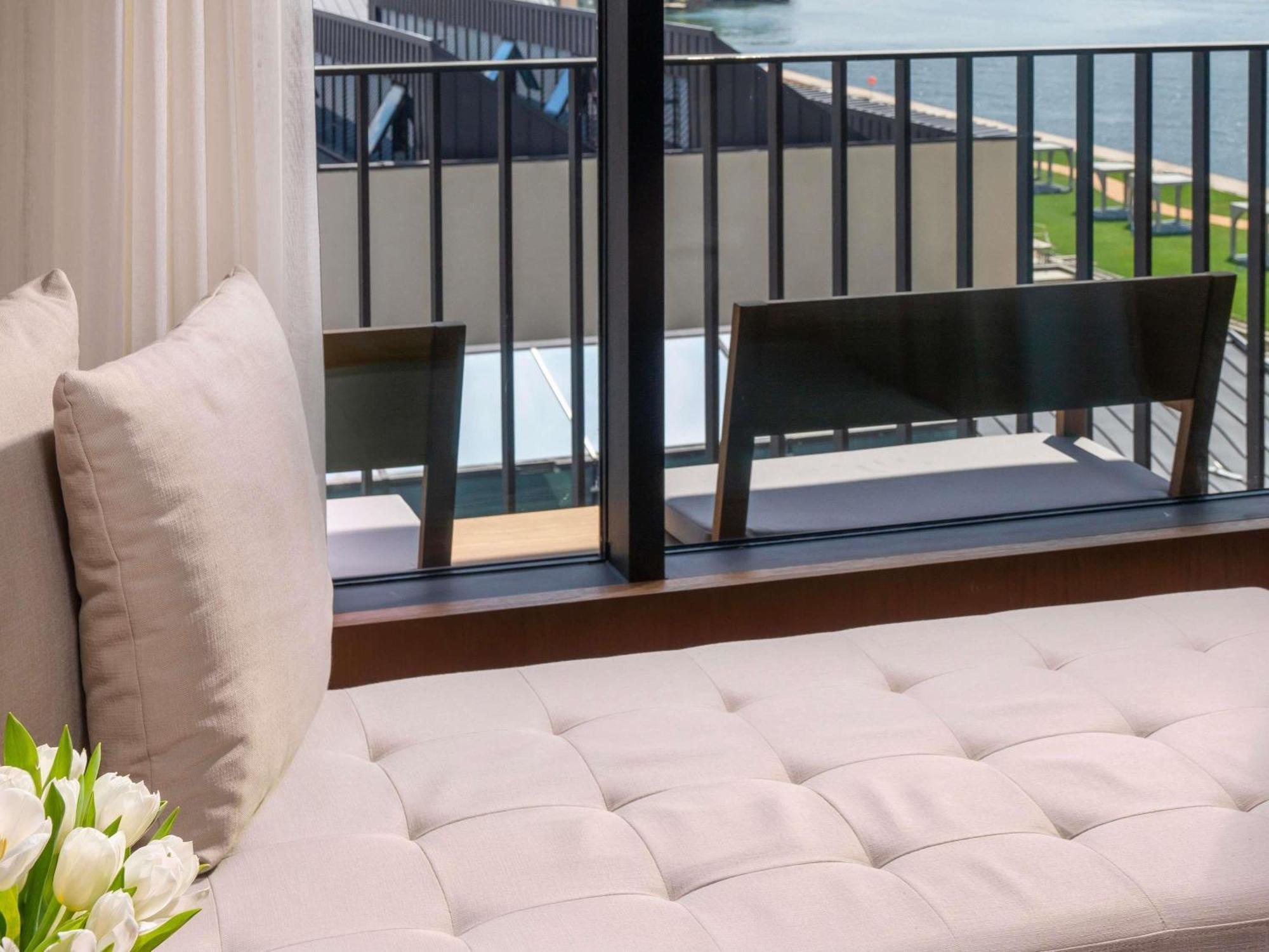 One-Bedroom Premium Suite Sea View Balcony Nickelodeon Play Access,1740057620:JPEG