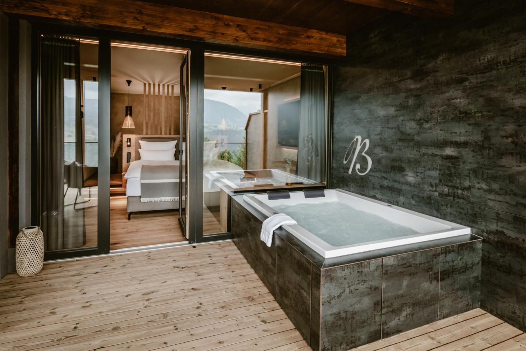 Suite Spa Bath