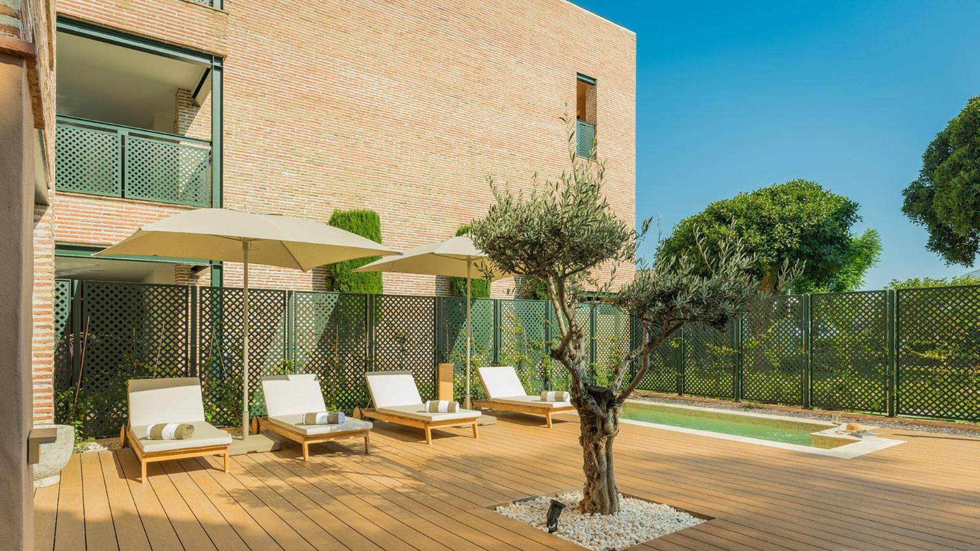 Suite con jardín y piscina privada
