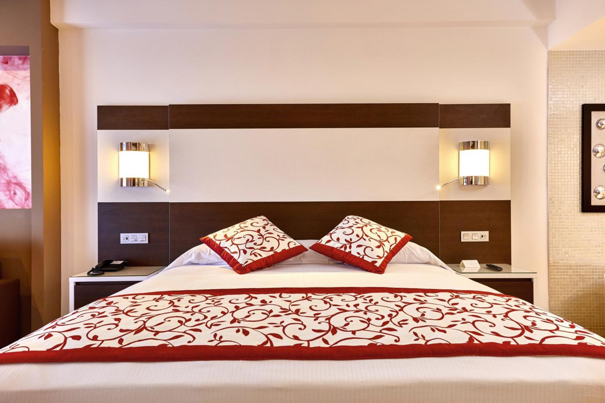 Junior Suite Partial Ocean View