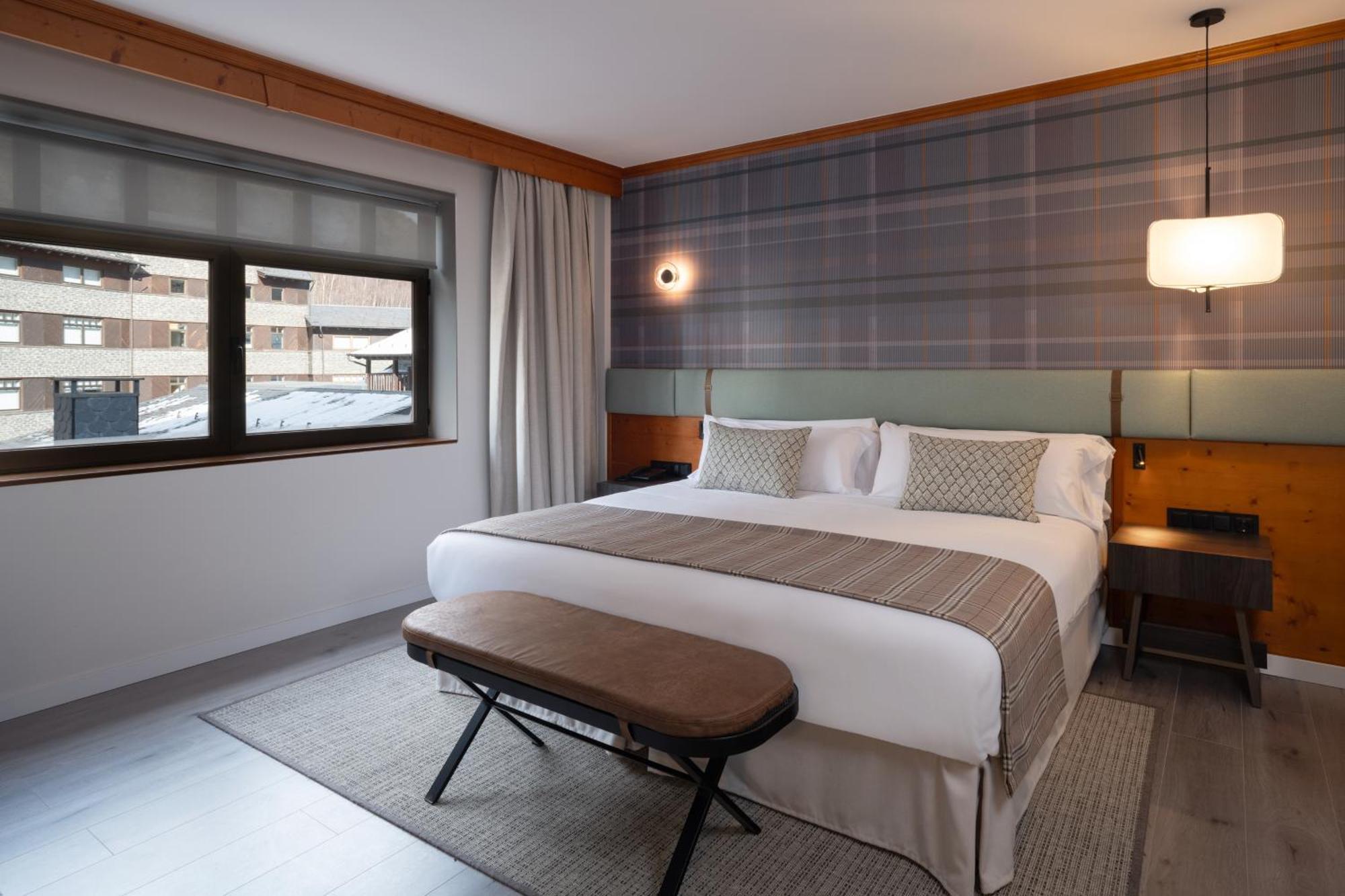 Standard Queen Room