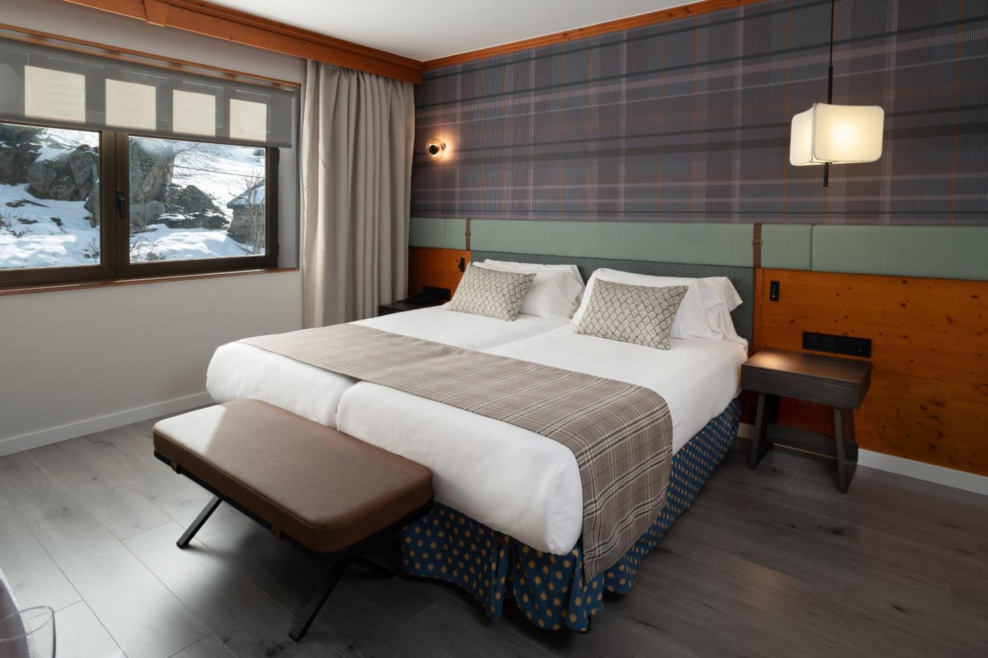 Standard Queen Room