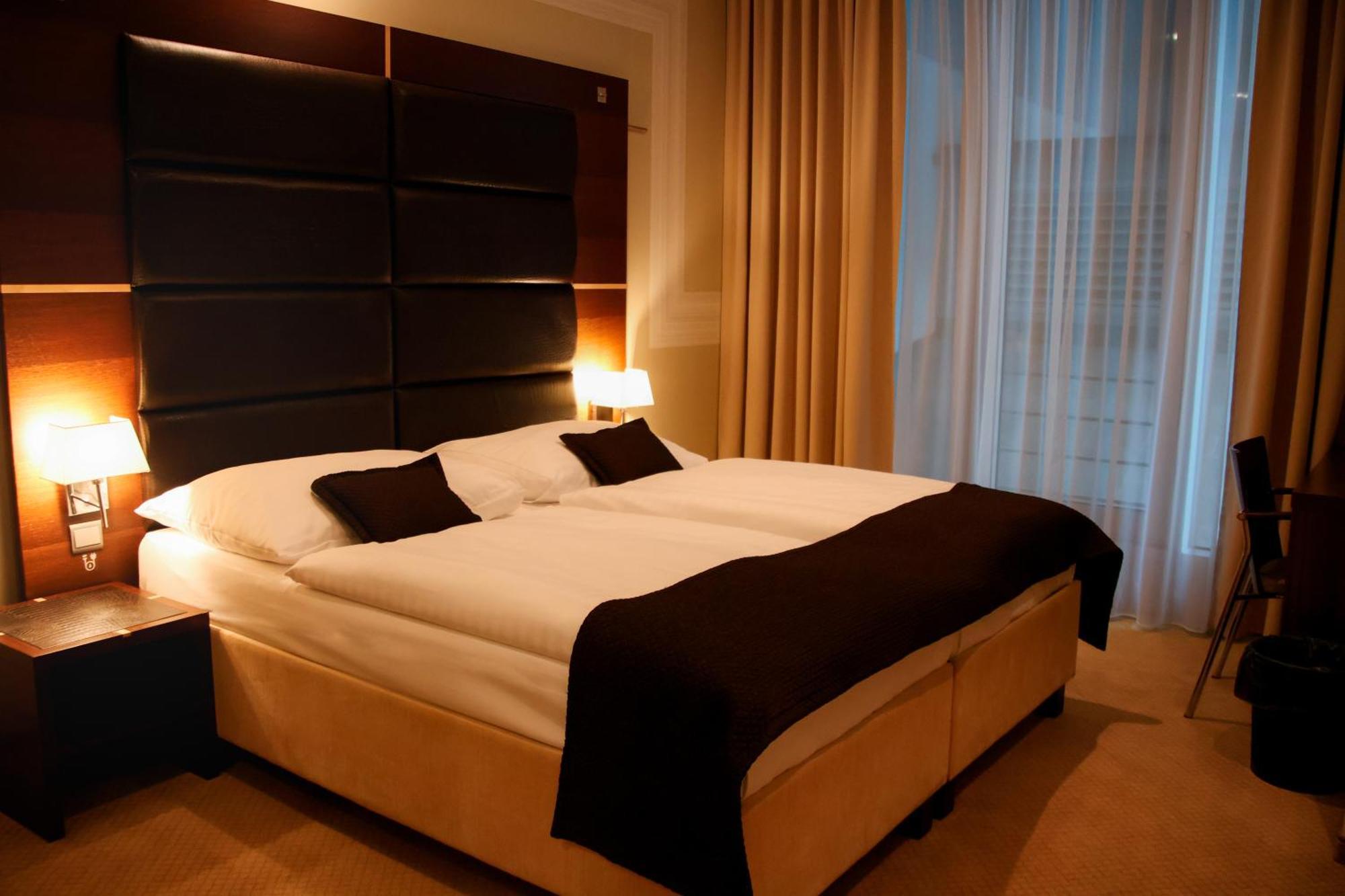 Petite Chambre Double ou Lits Jumeaux