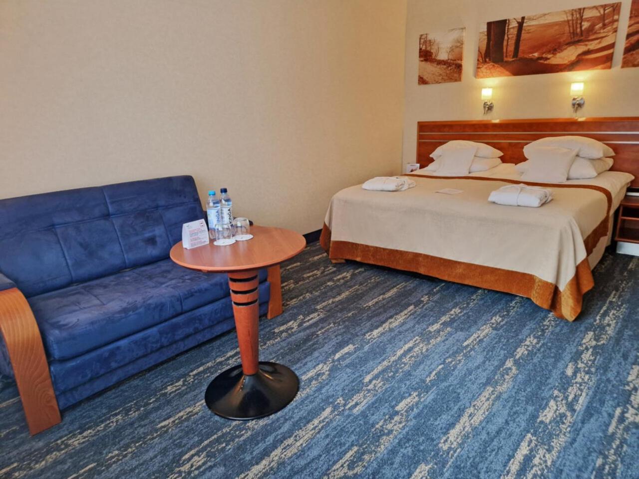 Deluxe Family Room