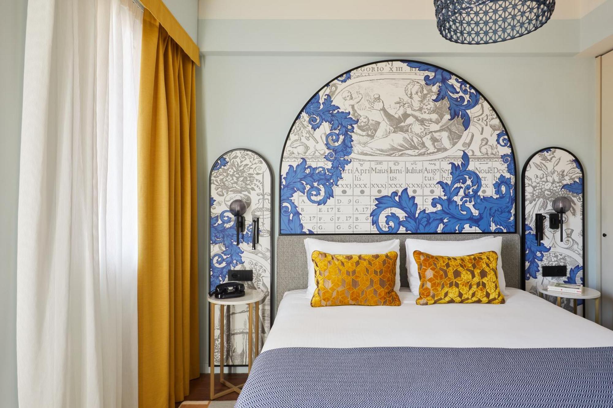 Standard Queen Room Accessible