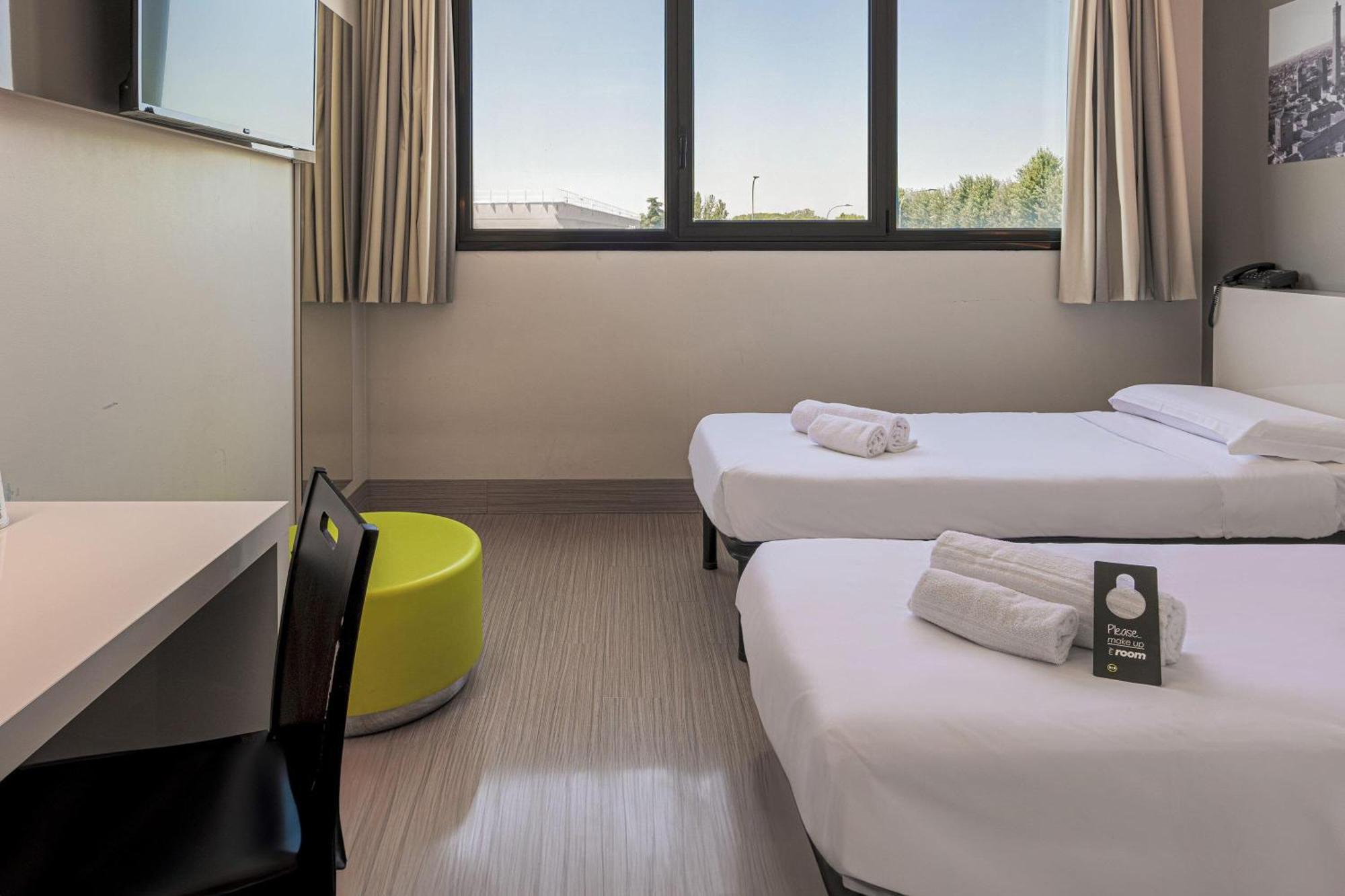 Superior Twin Room,1742590990:JPEG