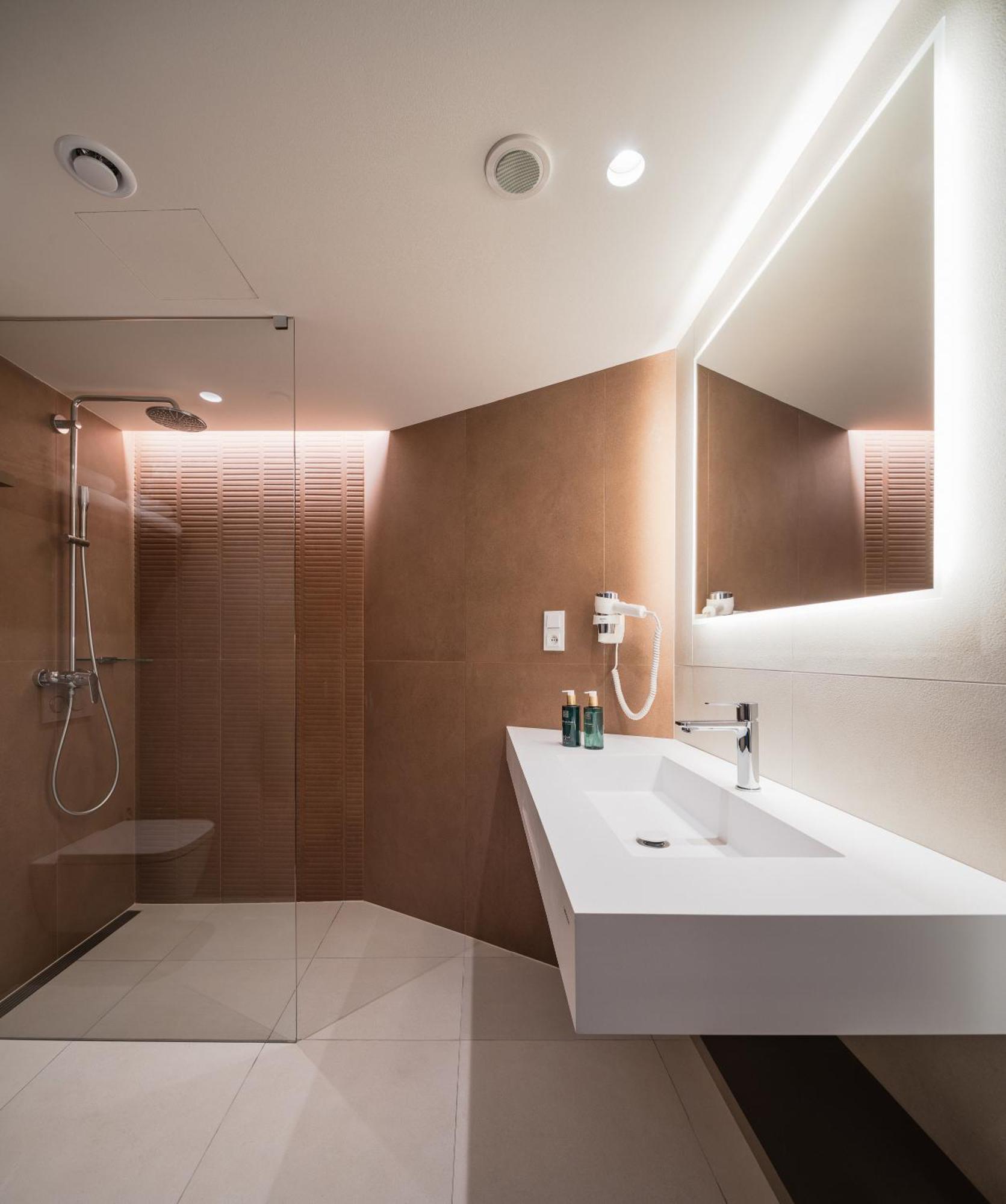 Suite Executive con Accesso Gratuito alla Piscina