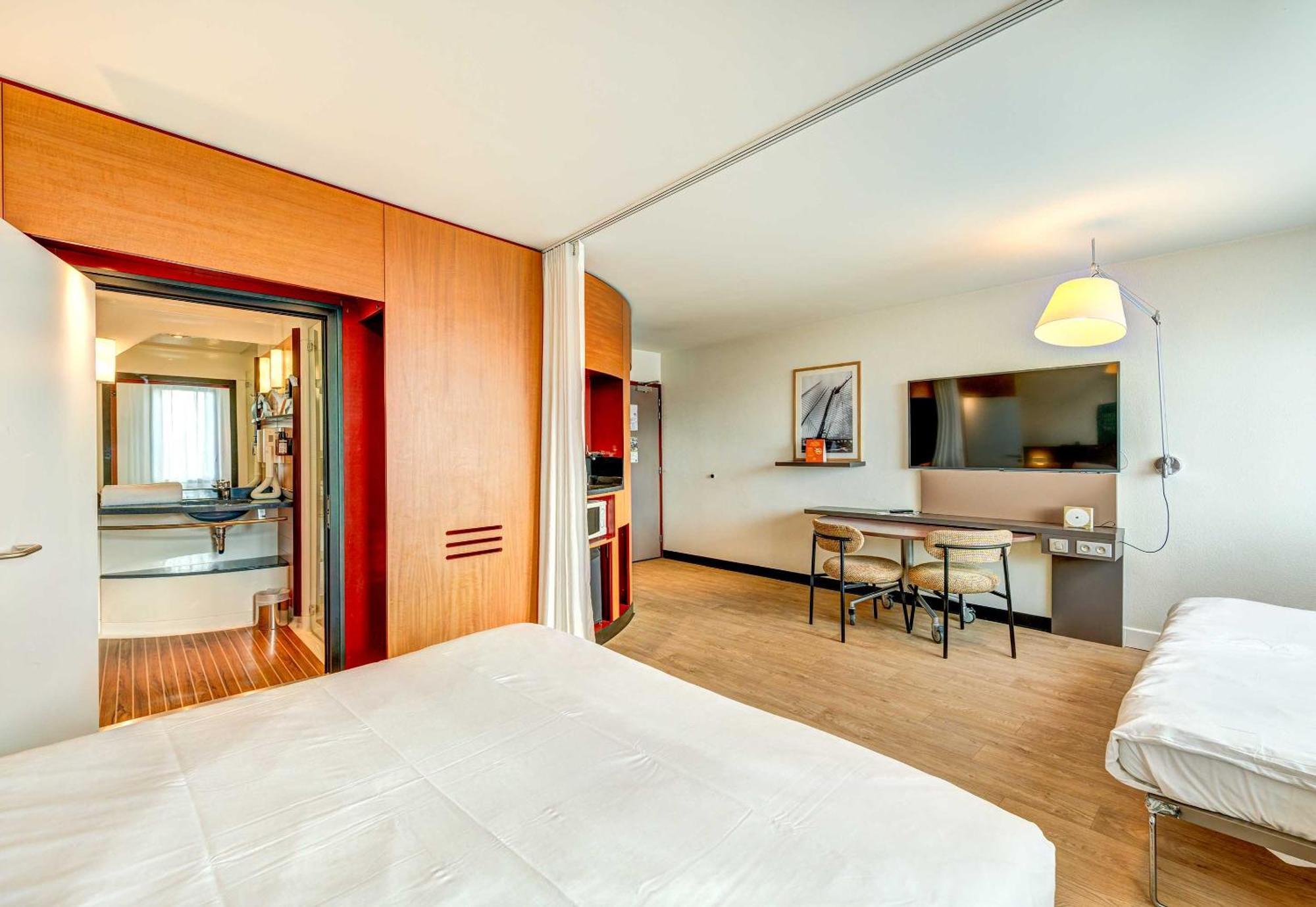 Triple Room,1742616479:JPEG
