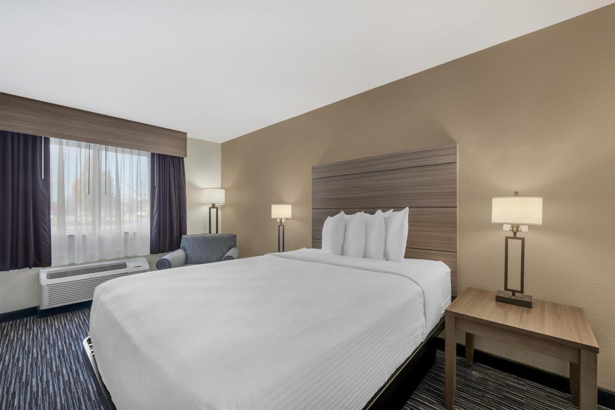 King Room with Bath Tub - Disability Access/Non-Smoking