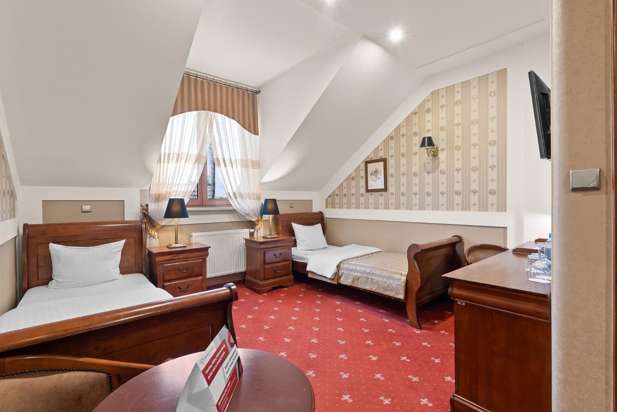 Standard Twin Room