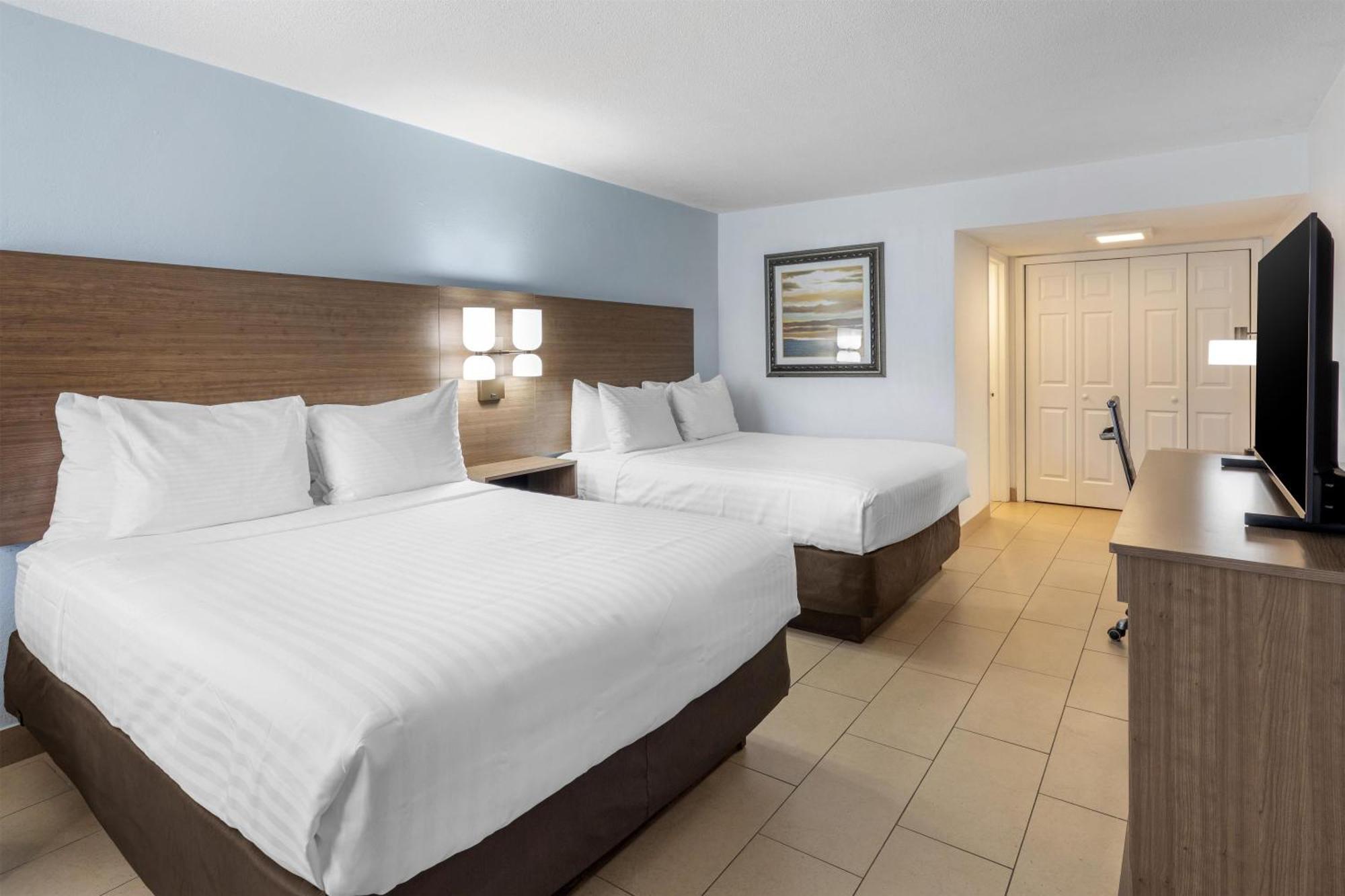 Queen Room Two Queen Beds Pet Friendly or Downstairs Non-Smoking