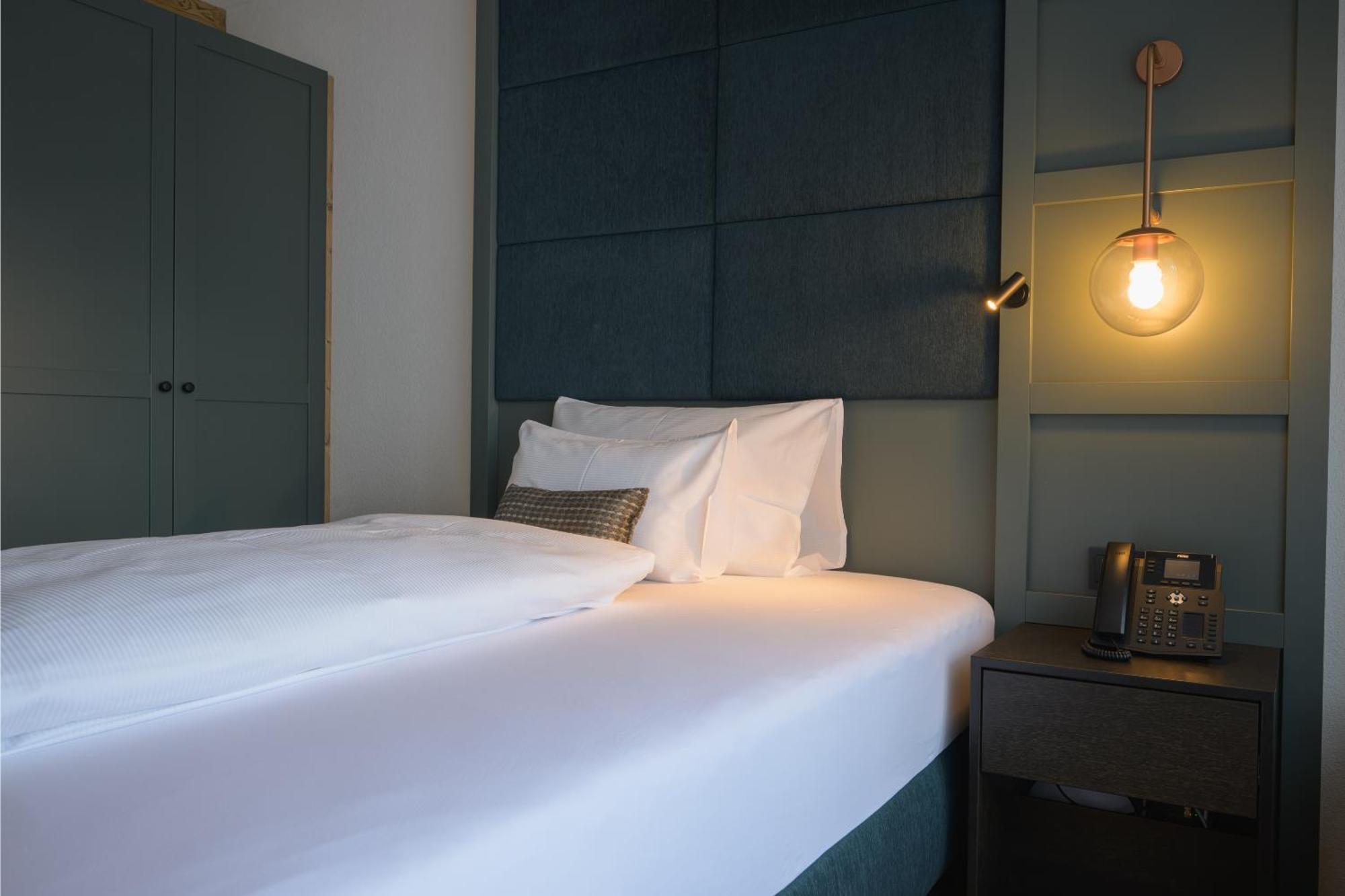 Cozy Single Room Balcony,1742694104:JPEG