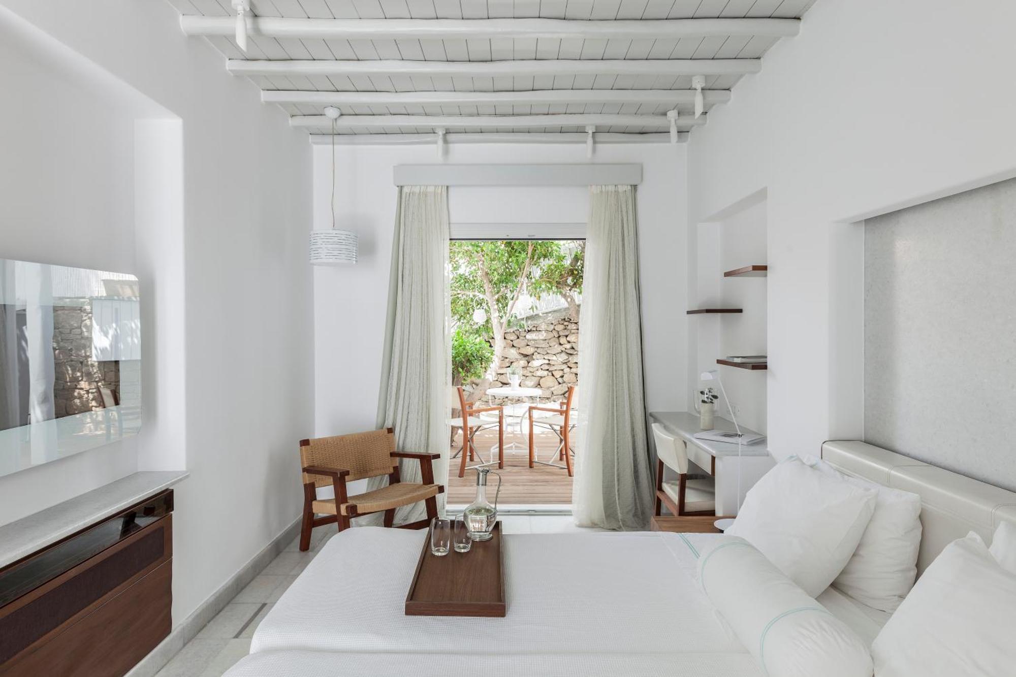 Standard Room with Courtyard View and Hot Tub