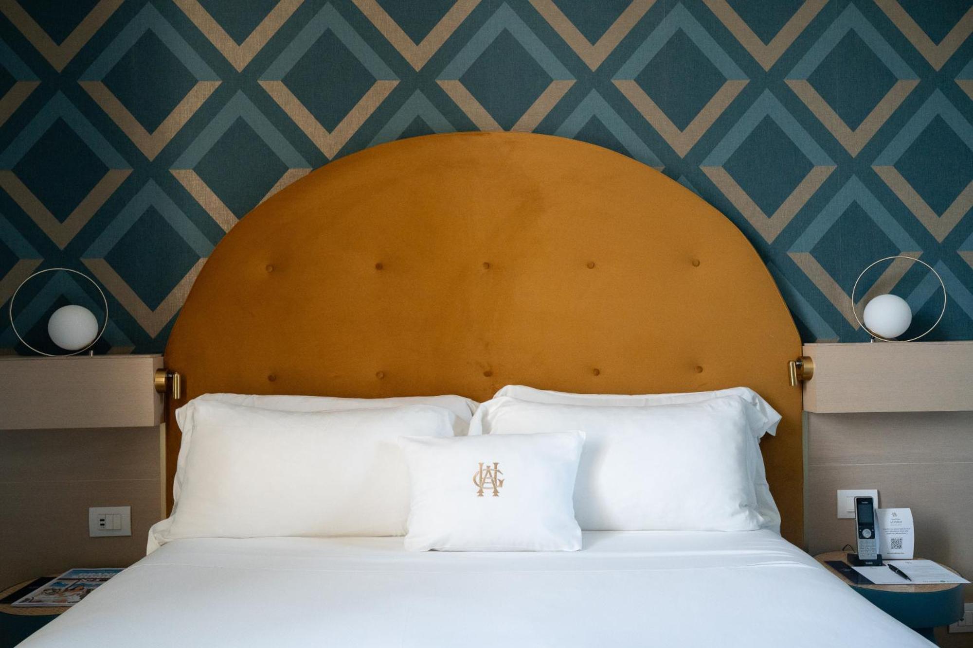 Superior Double or Twin Room with Mountain View