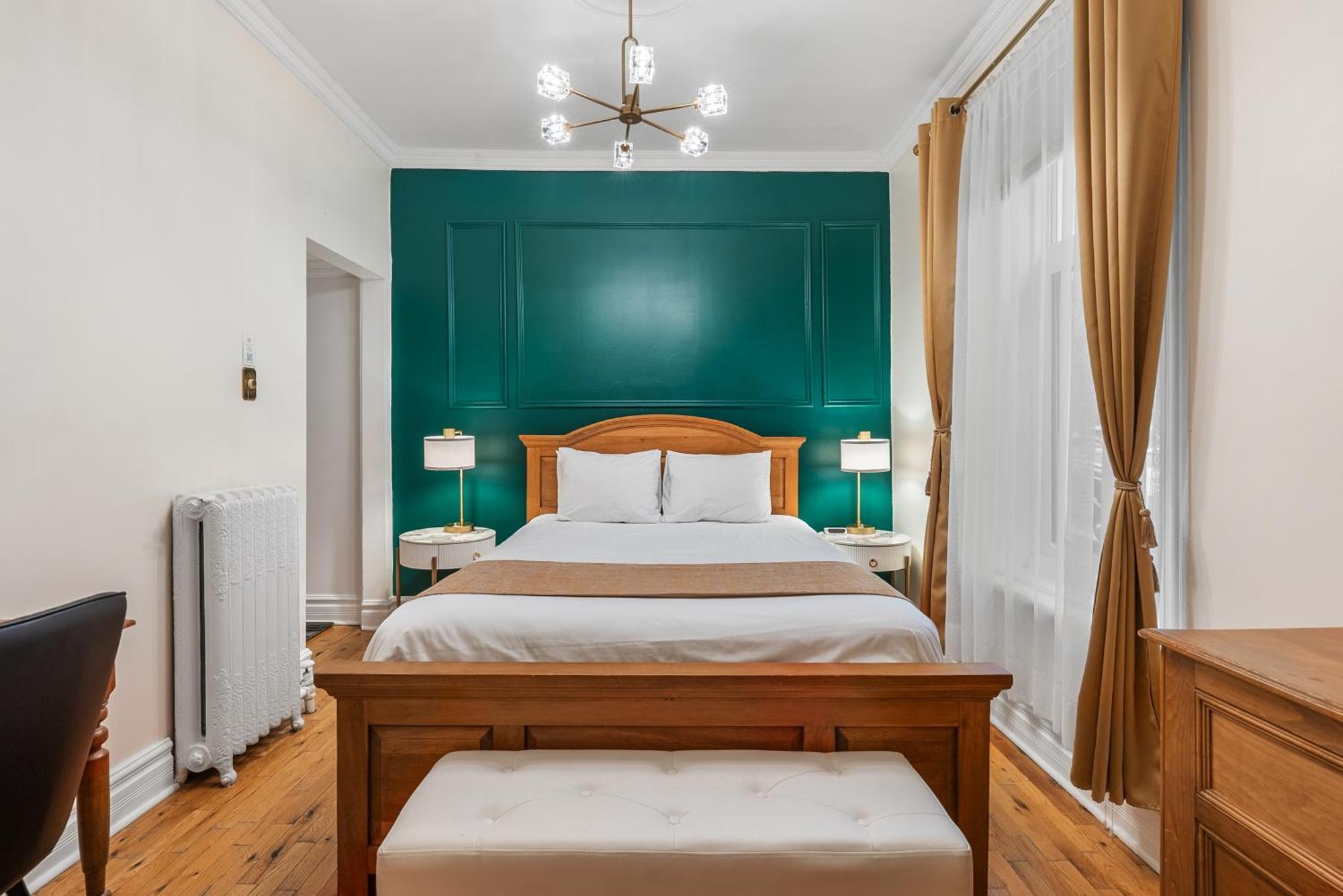 Standard Queen Room