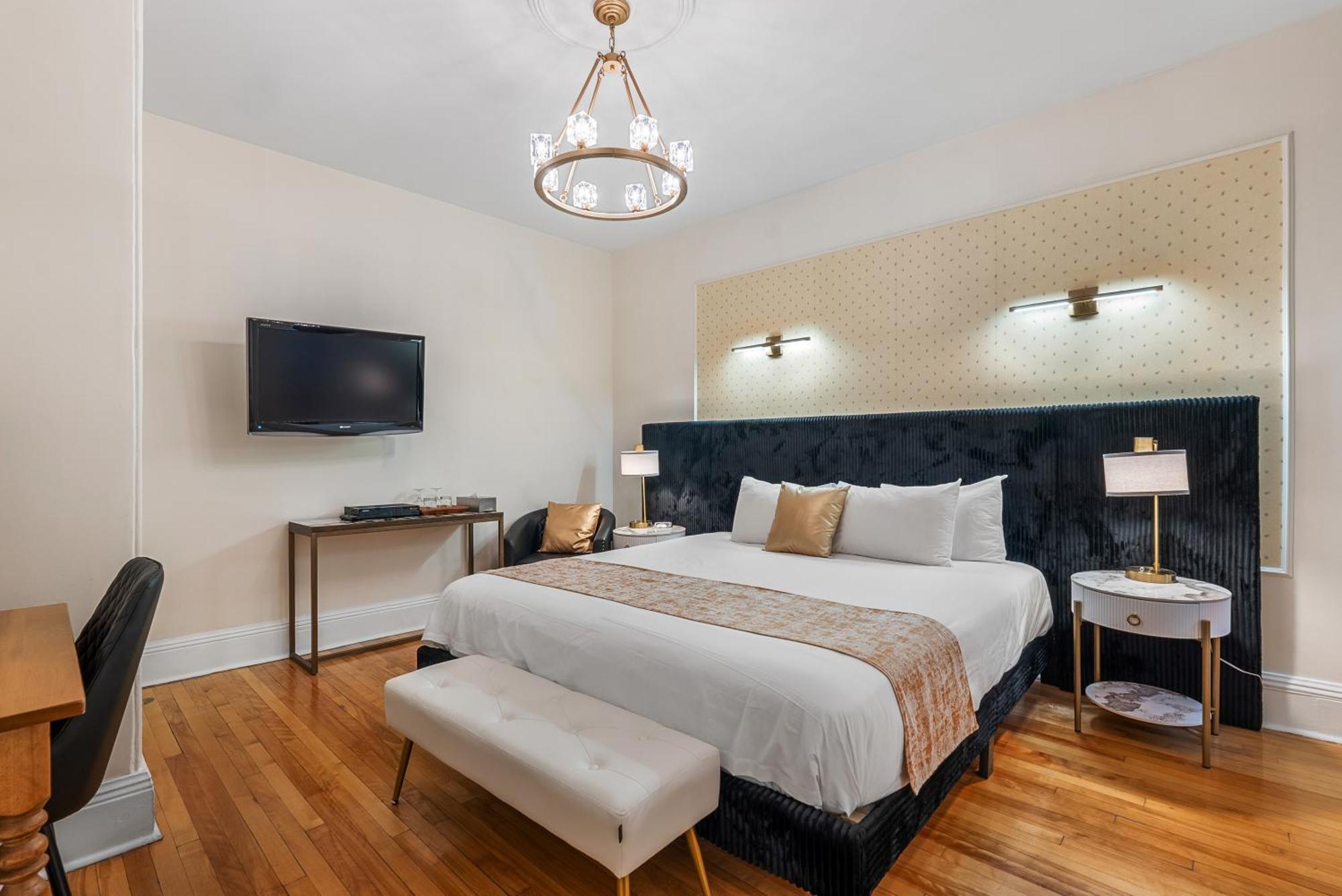 Superior King Room