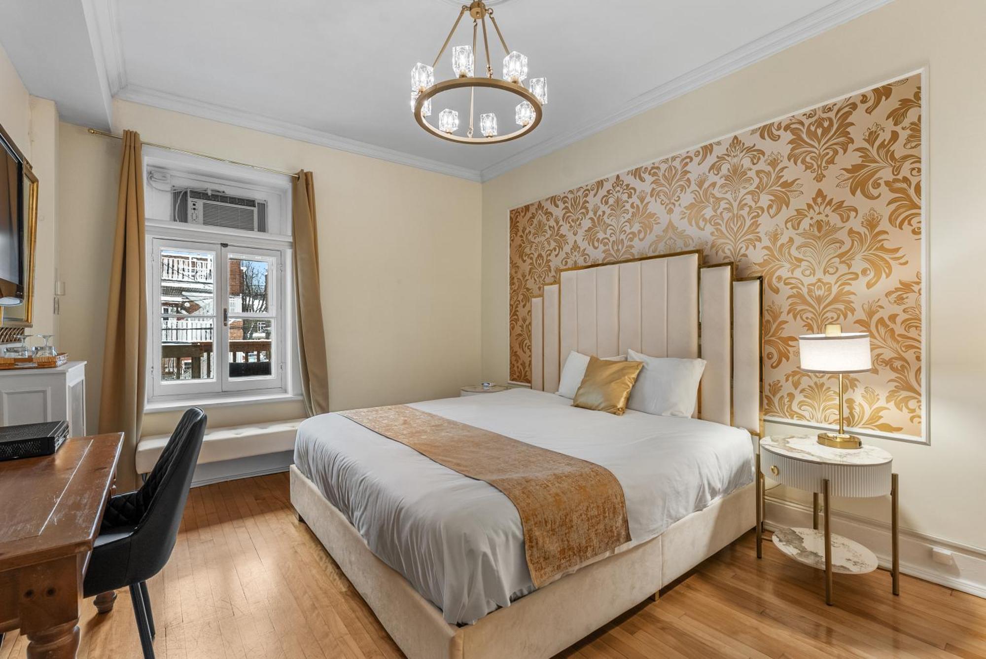 Superior King Room