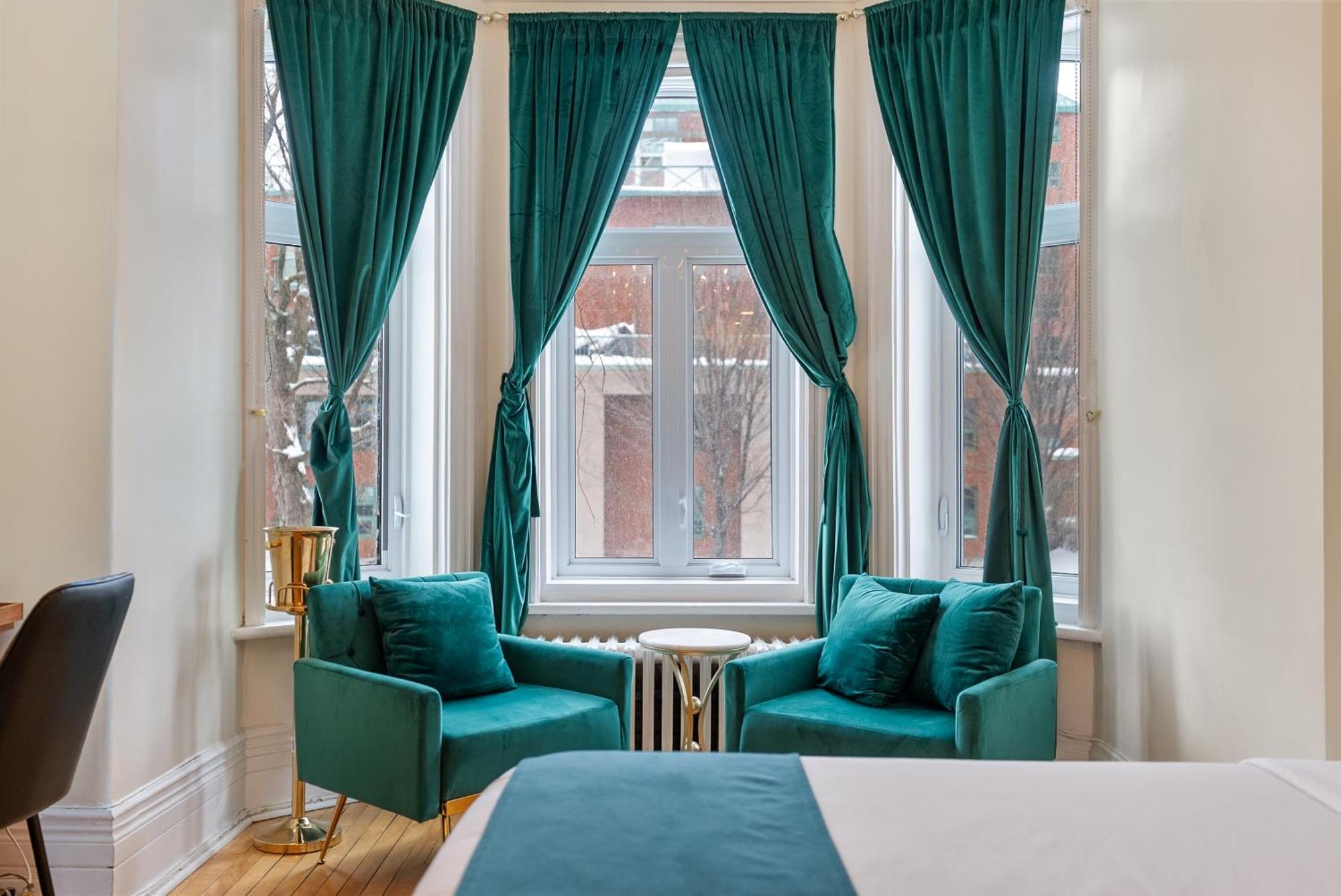 Superior King Room