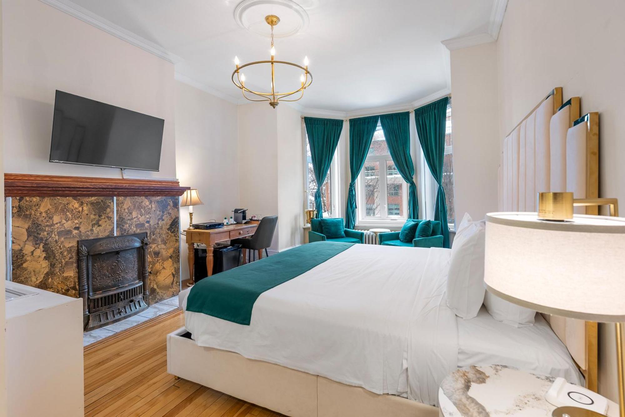 Superior King Room