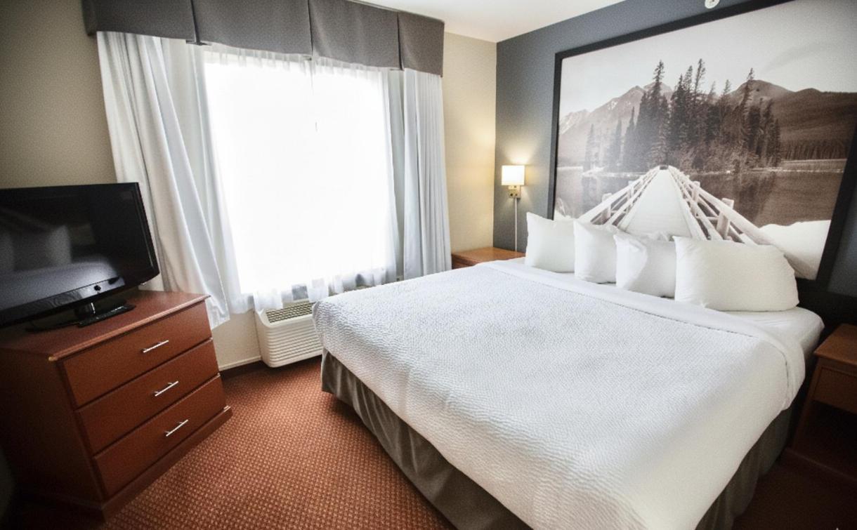 One-Bedroom King Suite Non-Smoking