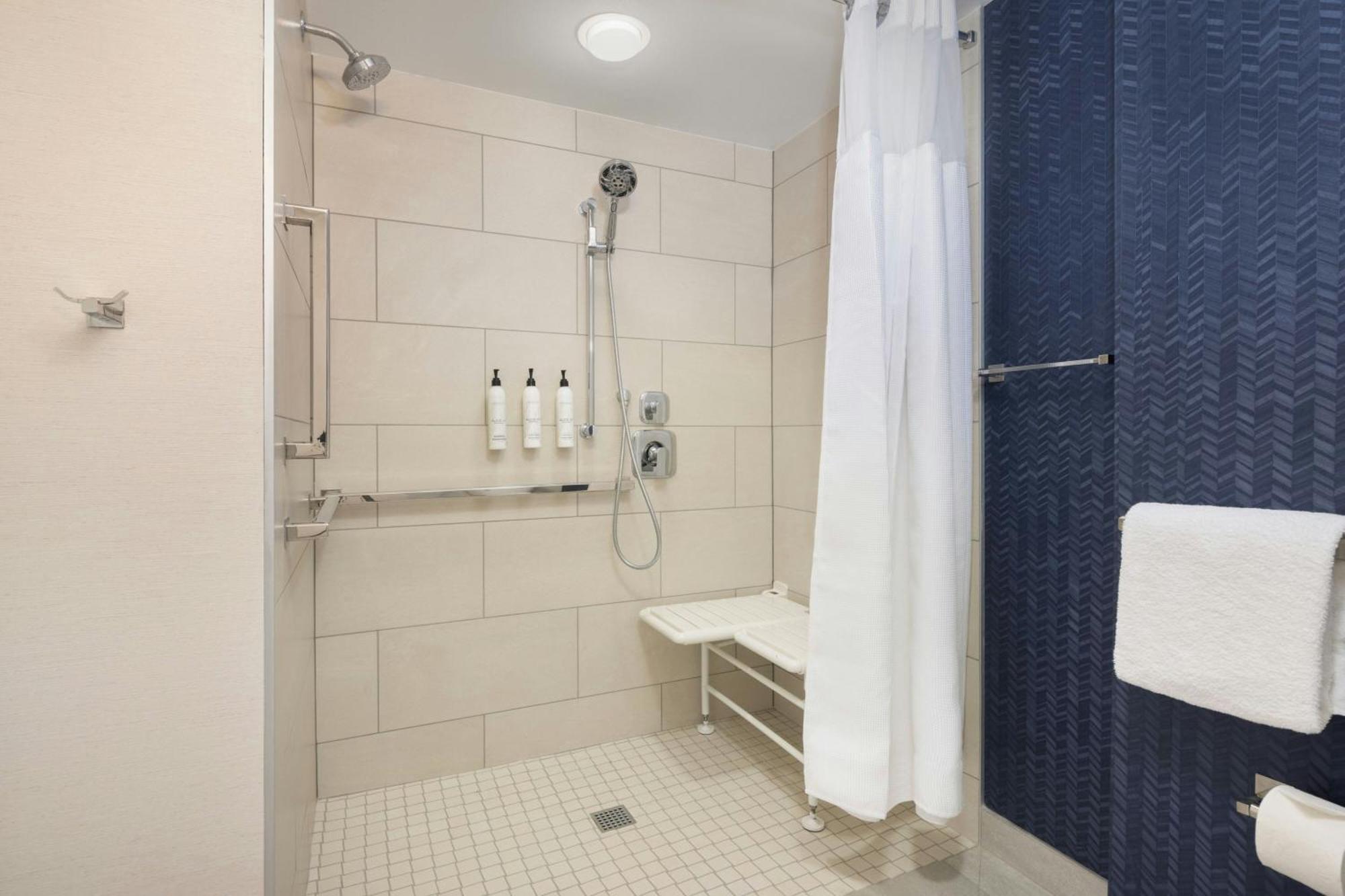 King Room with Adapted Tub - Mobility and Hearing Accessible
