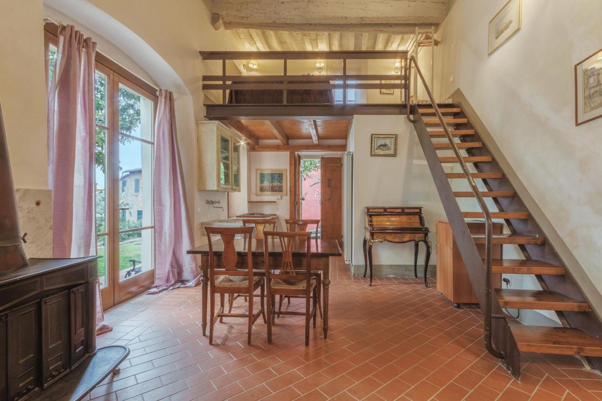 Appartamento con 1 Camera da Letto e Giardino - Edificio Separato