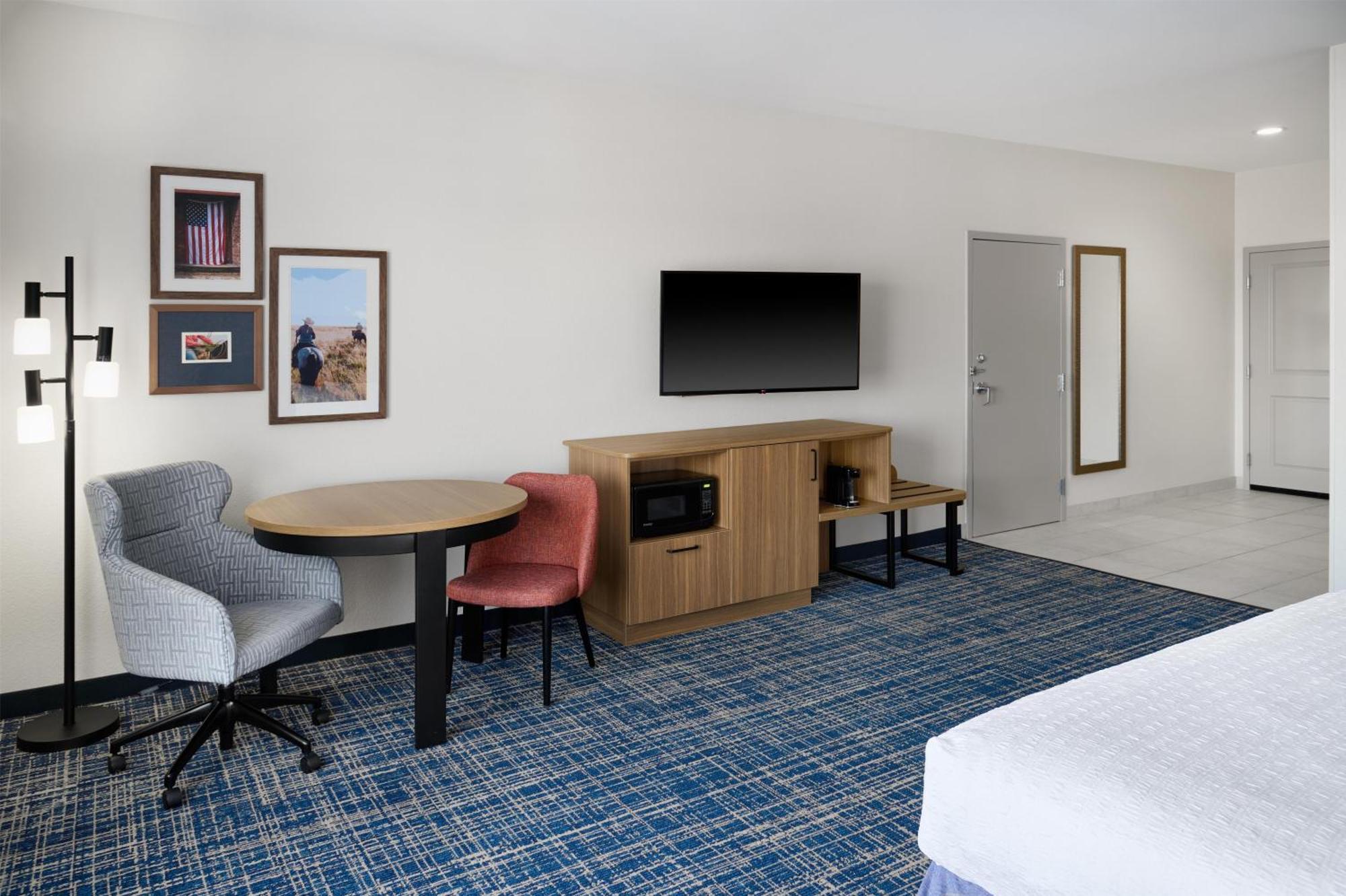King Room with Accessible Tub - Mobility and Hearing Access/Non-Smoking