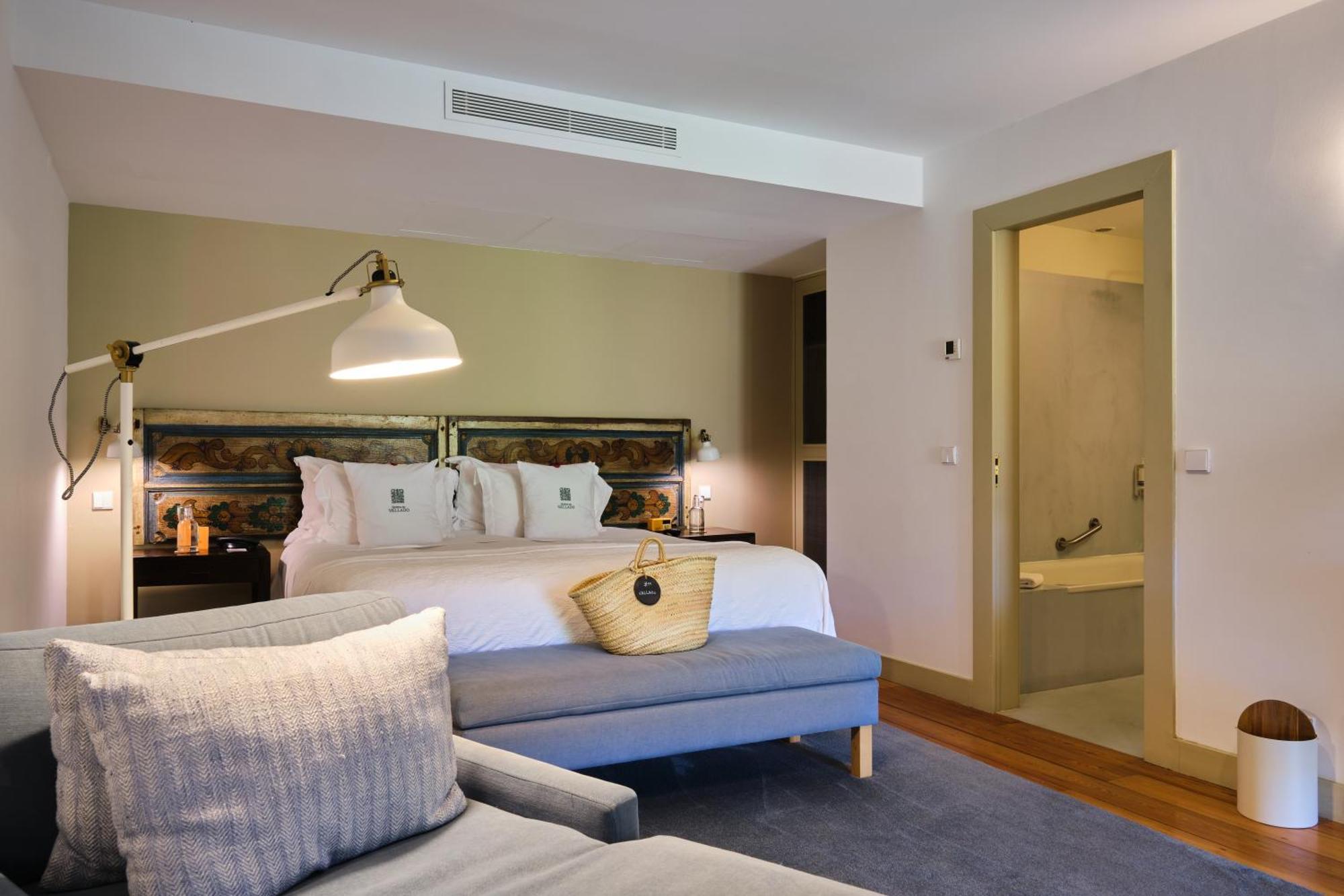 Superior Double or Twin Room Traditional House,1742764864:JPEG