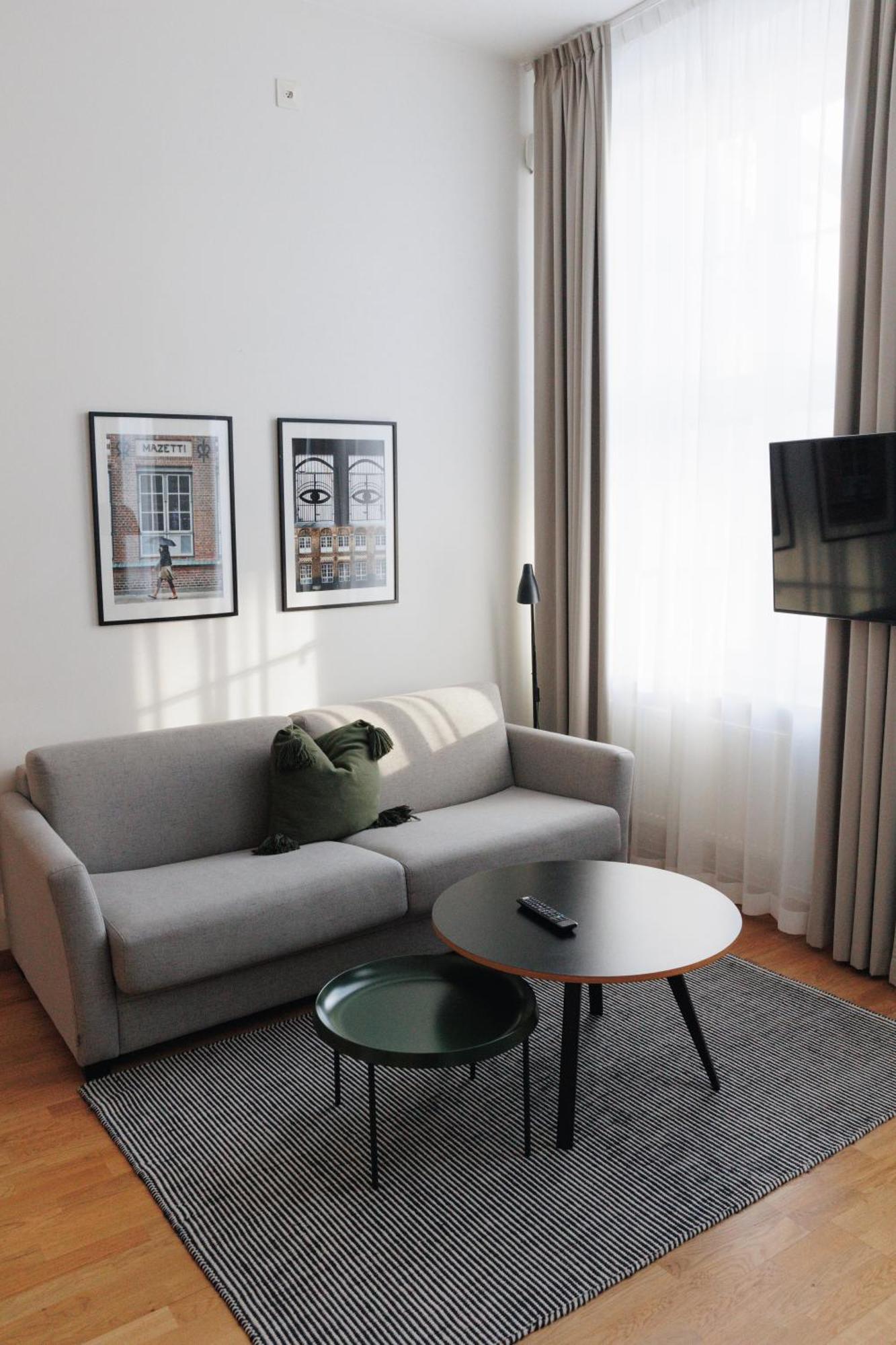 Deluxe Studio