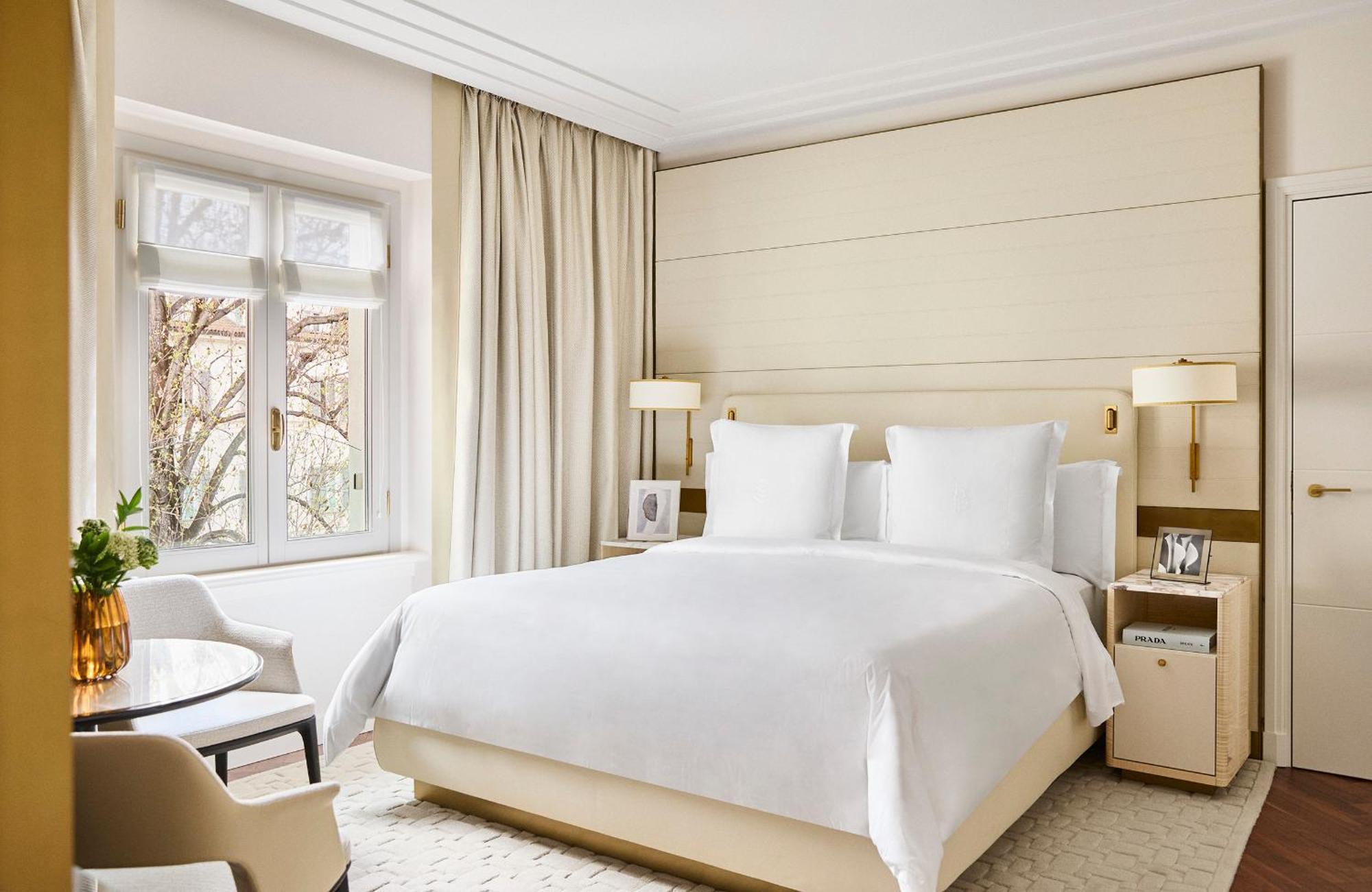 Deluxe Room,1742802336:JPEG