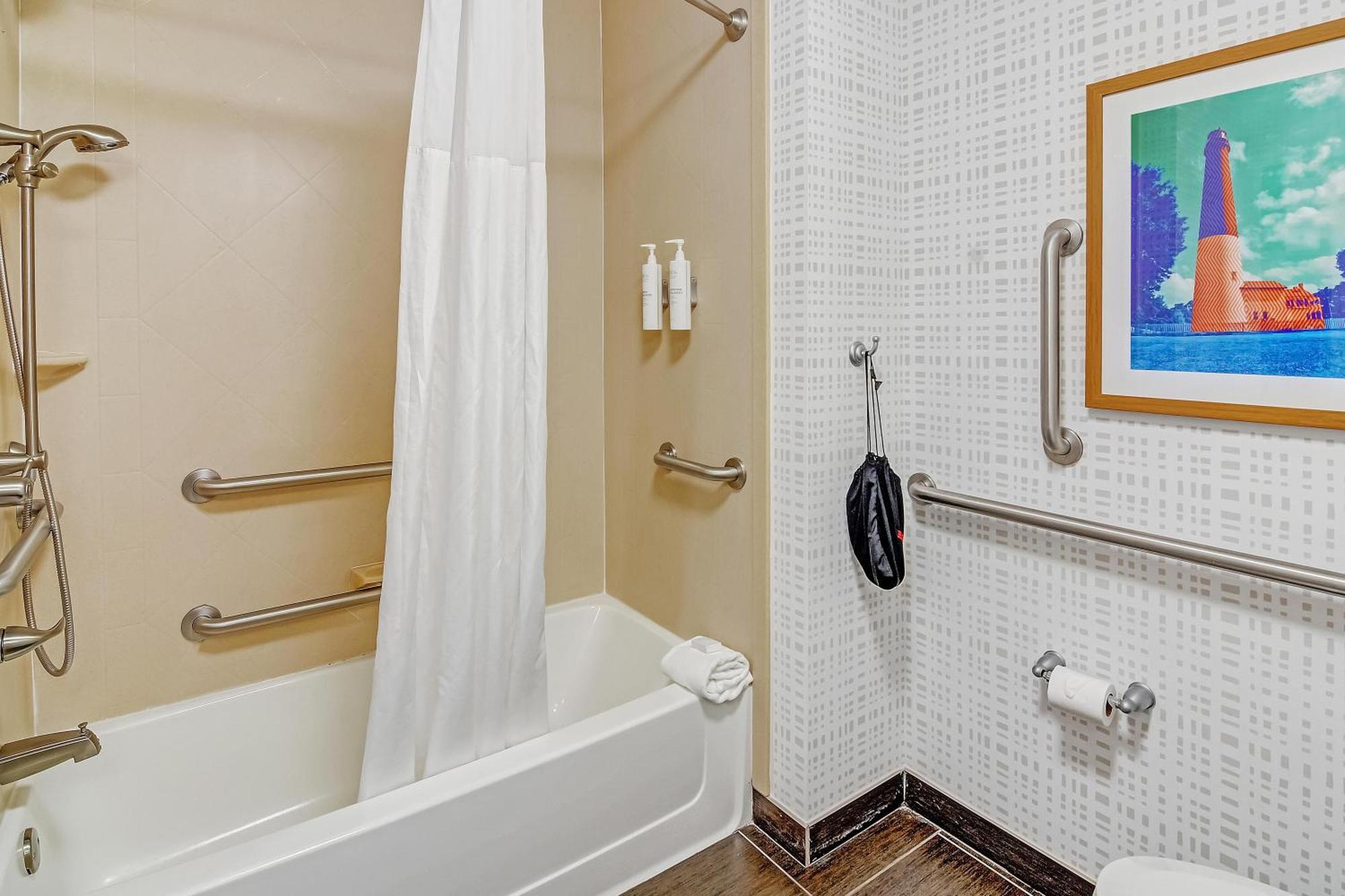 Queen Room with Two Queen Beds - Mobility Access/Non-Smoking