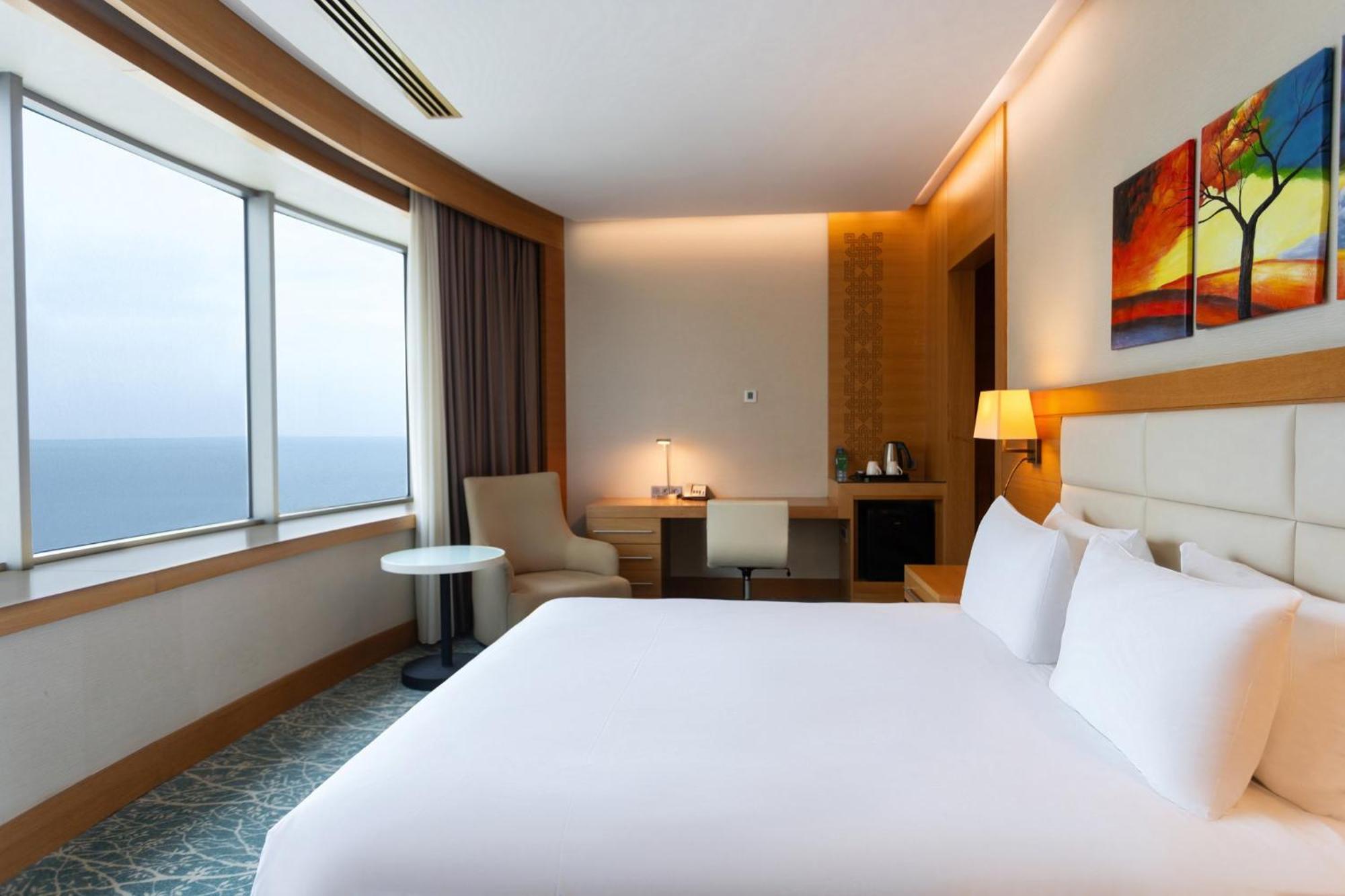 King Room with Side Sea View - Non-Smoking